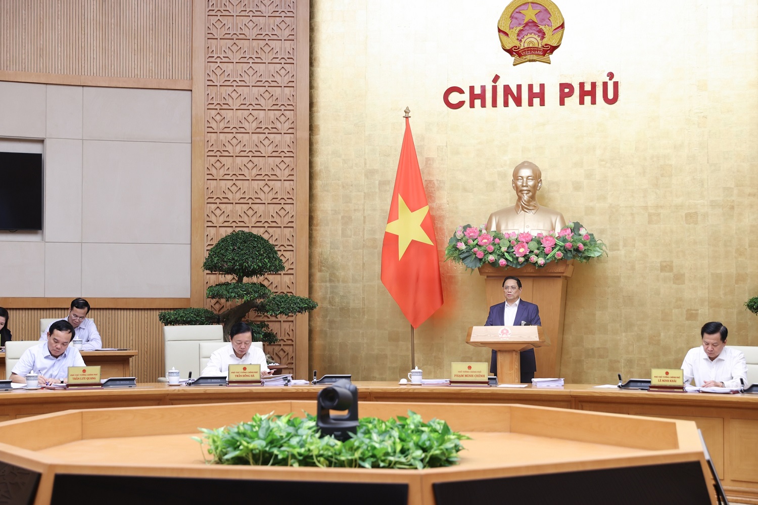 Thủ tướng Phạm Minh Ch&iacute;nh: 