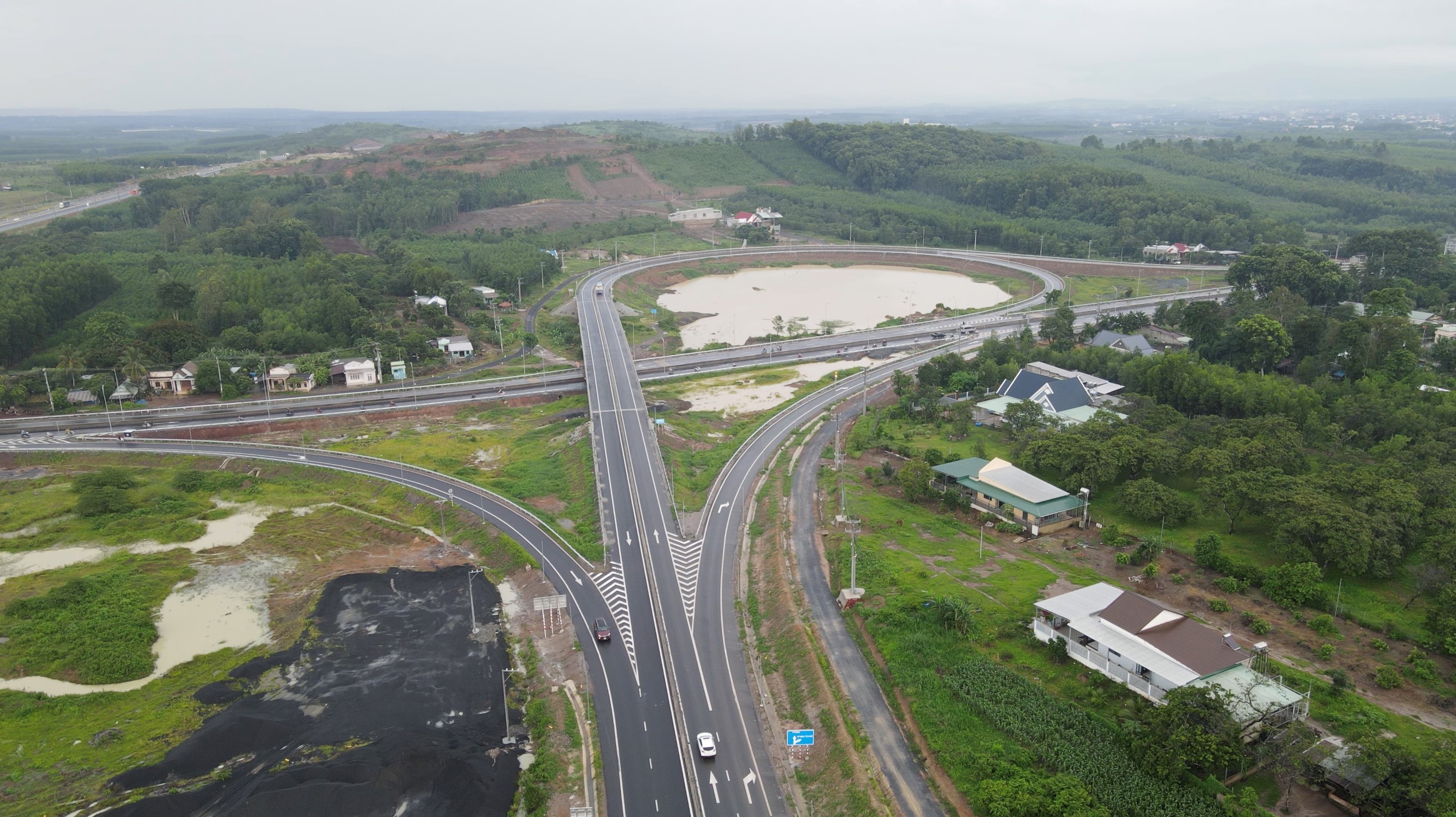 N&uacute;t giao cao tốc &Ocirc;ng Đồn kết nối Đức Linh với tuyến cao tốc TP.HCM - Long Th&agrave;nh - Dầu Gi&acirc;y.