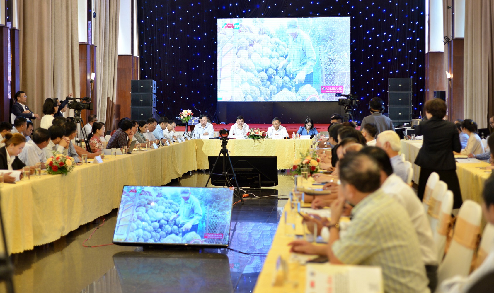 Quanh cảnh Diễn đ&agrave;n.
