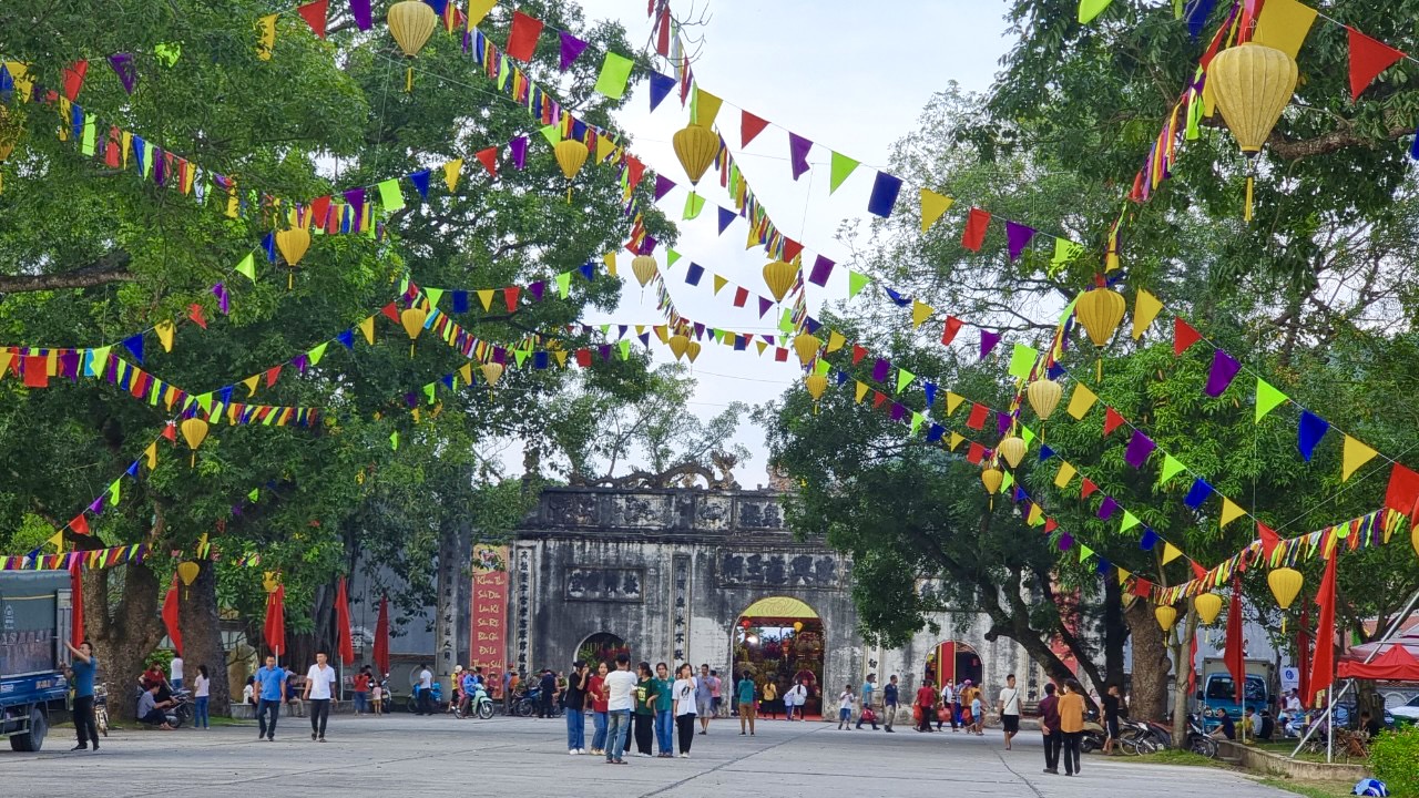 Chương tr&igrave;nh Lễ hội m&ugrave;a thu C&ocirc;n Sơn - Kiếp Bạc tưởng niệm 581 năm ng&agrave;y mất của Anh h&ugrave;ng d&acirc;n tộc, Danh nh&acirc;n văn ho&aacute; thế giới Nguyễn Tr&atilde;i; Tưởng niệm 723 năm ng&agrave;y mất của Anh h&ugrave;ng d&acirc;n tộc Trần Hưng Đạo sẽ c&oacute; nhiều hoạt động ấn tượng.