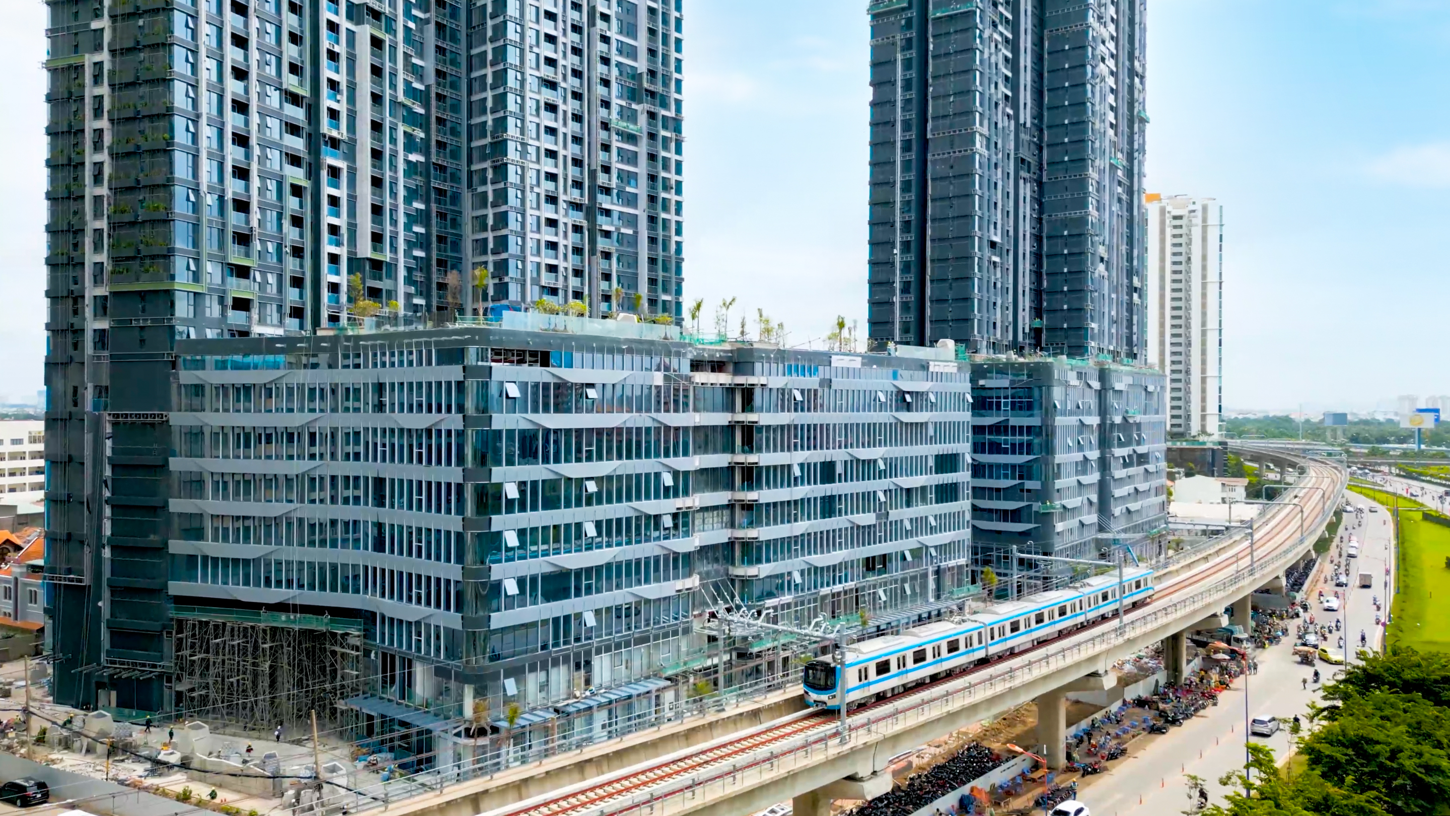 Trong bối cảnh tuyến metro số 1 hoạt động ch&iacute;nh thức trong v&agrave;i th&aacute;ng tới, mặt bằng Pg88ok ưu đãi hấp dẫn tr&ecirc;n trục đường Song H&agrave;nh (nơi tuyến metro đi qua) đang thu h&uacute;t sự quan t&acirc;m lớn từ nh&agrave; Pg88vn Trang Chủ Chính Thức. Ảnh: LUMI&Egrave;RE riverside.