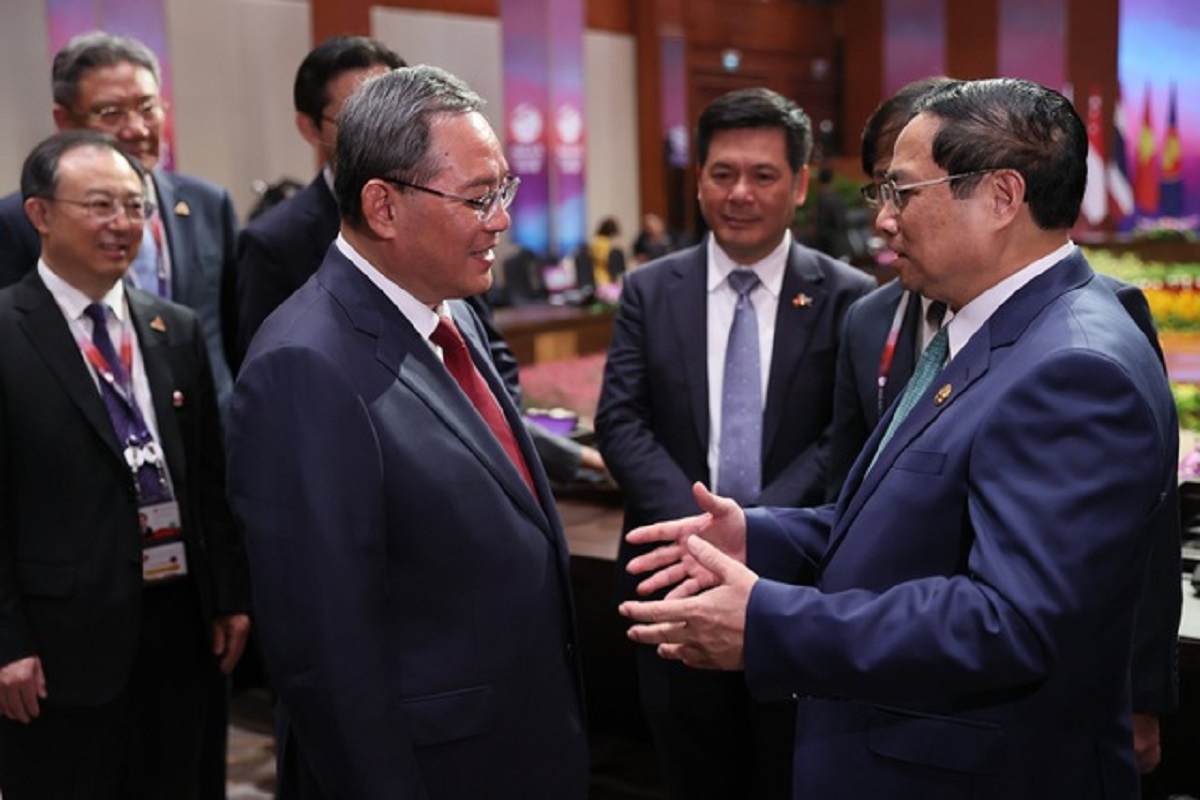 Thủ tướng Ch&iacute;nh phủ Phạm Minh Ch&iacute;nh gặp Thủ tướng Trung Quốc L&yacute; Cường nh&acirc;n dịp tham dự Hội nghị Cấp cao ASEAN lần thứ 43 v&agrave; c&aacute;c hội nghị li&ecirc;n quan tại Jakarta (ng&agrave;y 6/9/2023). Ảnh: VGP.