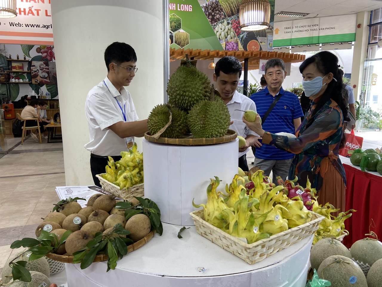 Sản phẩm địa phương tại triển l&atilde;m&nbsp;AgroViet 2023.