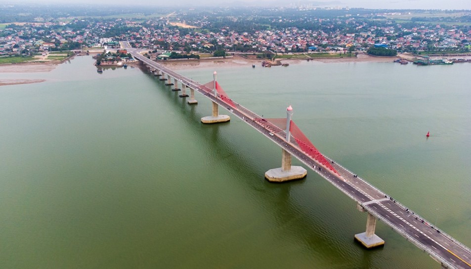 Cầu Cửa Hội kết hợp với hệ thống đường ven biển sẽ tạo th&agrave;nh h&agrave;nh lang giao th&ocirc;ng, Link Trang Chủ PG88.Com Mới #2026 đ&aacute;nh thức tiềm năng ven biển Nghệ An. Ảnh: B&aacute;o Nghệ An.