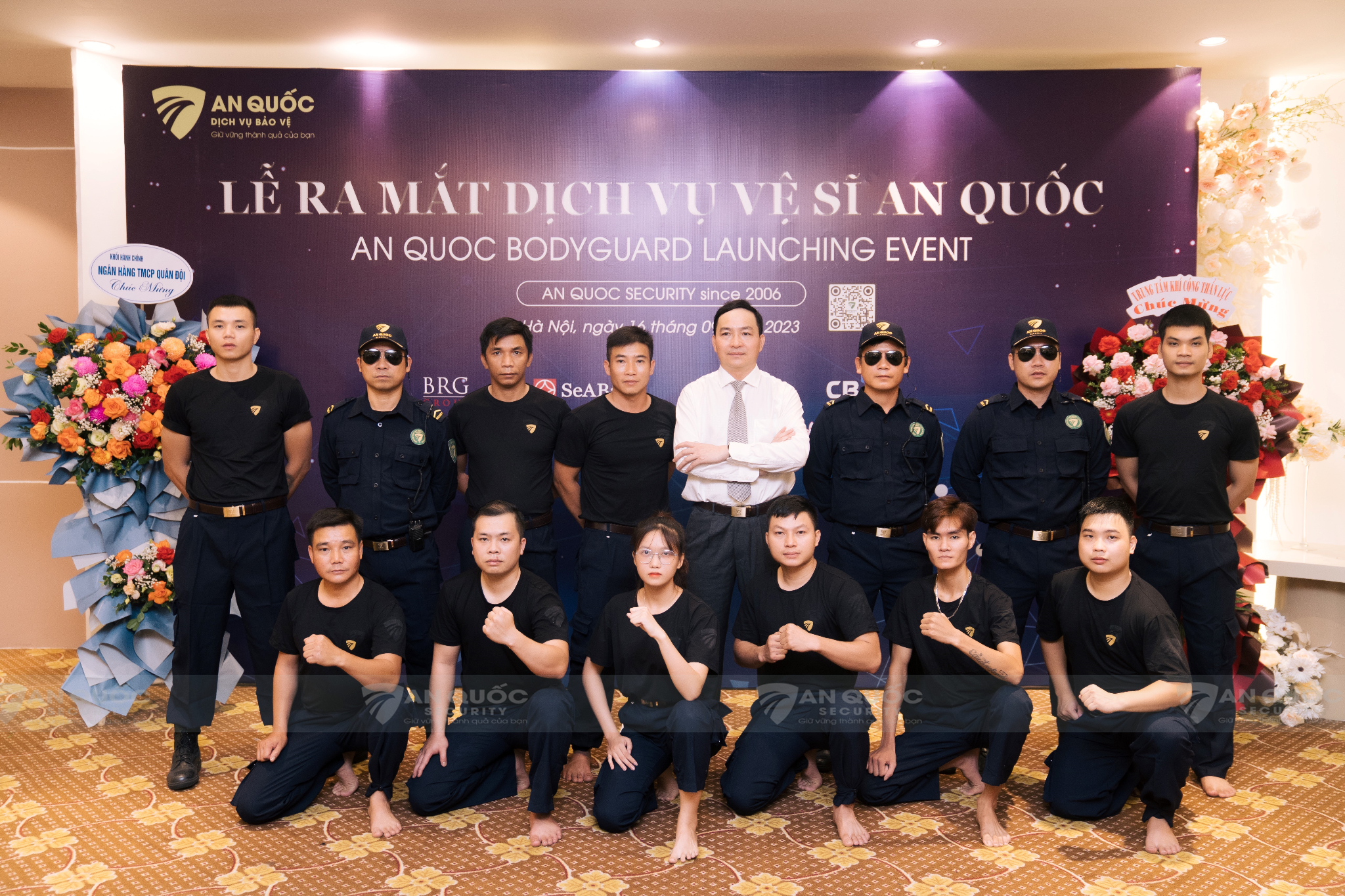 &Ocirc;ng Chử Đức Tuyến, Ph&oacute; chủ tịch HĐTV c&ocirc;ng ty c&ugrave;ng đội vệ sĩ.