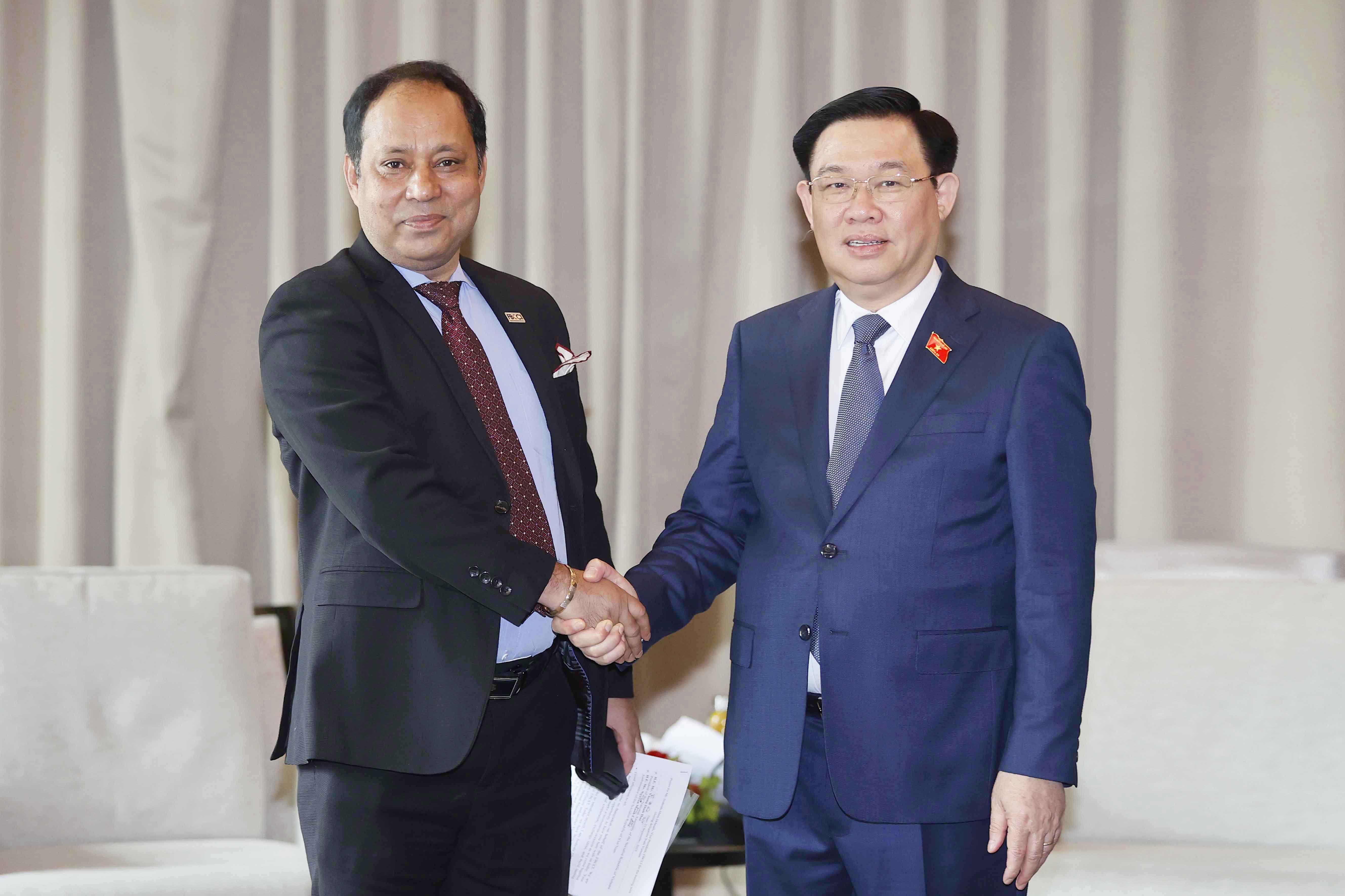 Chủ tịch Link Trang Chủ PG88.Com Mới #2026 Vương Đ&igrave;nh Huệ tiếp &ocirc;ng Joshoda Jibon Deb Nath, Ph&oacute; Chủ tịch Li&ecirc;n đo&agrave;n c&aacute;c Ph&ograve;ng Pg88ok ưu đãi hấp dẫn v&agrave; C&ocirc;ng nghiệp Bangladesh. Ảnh: TTXVN.