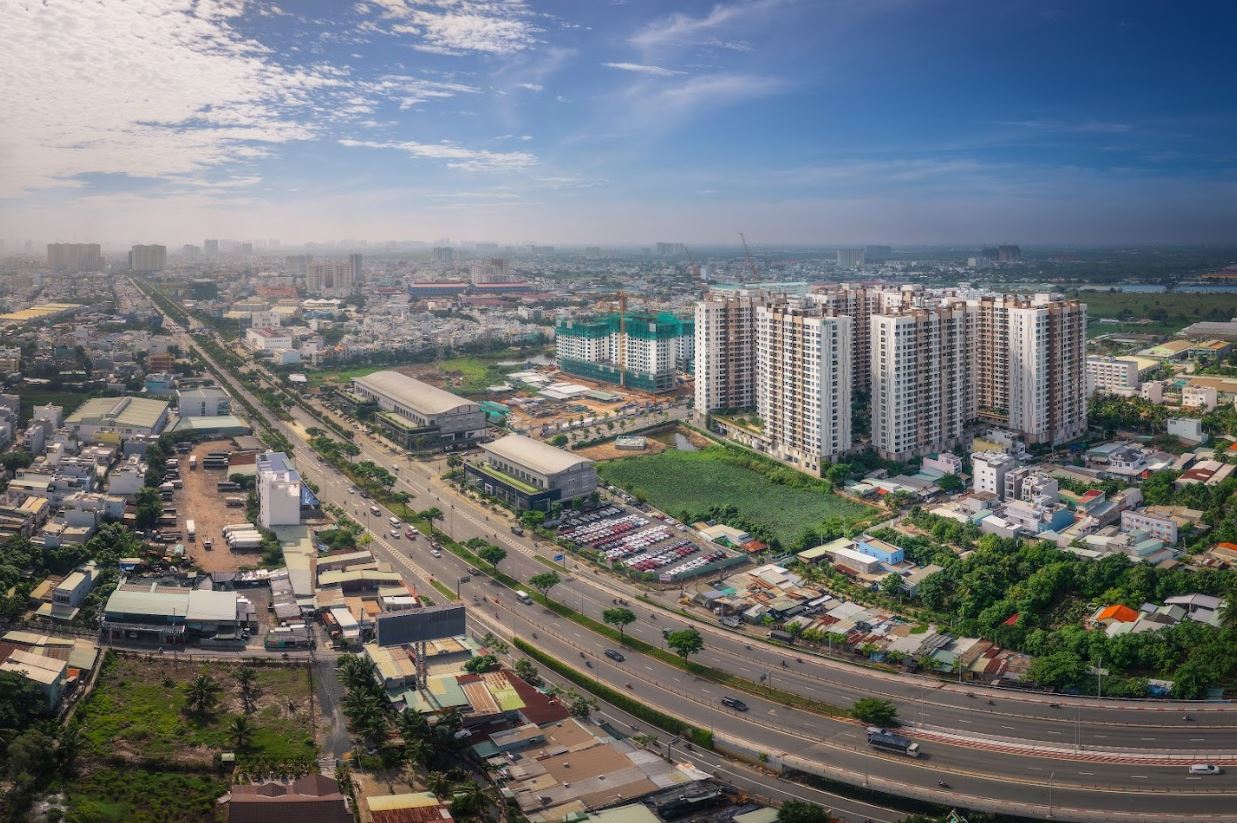 Akari City sở hữu vị tr&iacute; kết nối đa chiều từ trục đại lộ huyết mạch V&otilde; Văn Kiệt.