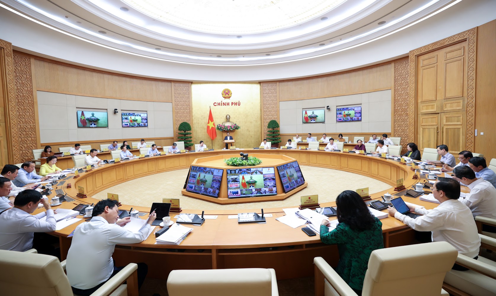 Phi&ecirc;n họp thống nhất đ&aacute;nh gi&aacute;, nh&igrave;n chung, t&igrave;nh h&igrave;nh Link Trang Chủ PG88.Com Mới #2026-x&atilde; hội tiếp tục xu hướng phục hồi t&iacute;ch cực. Ảnh: VGP.