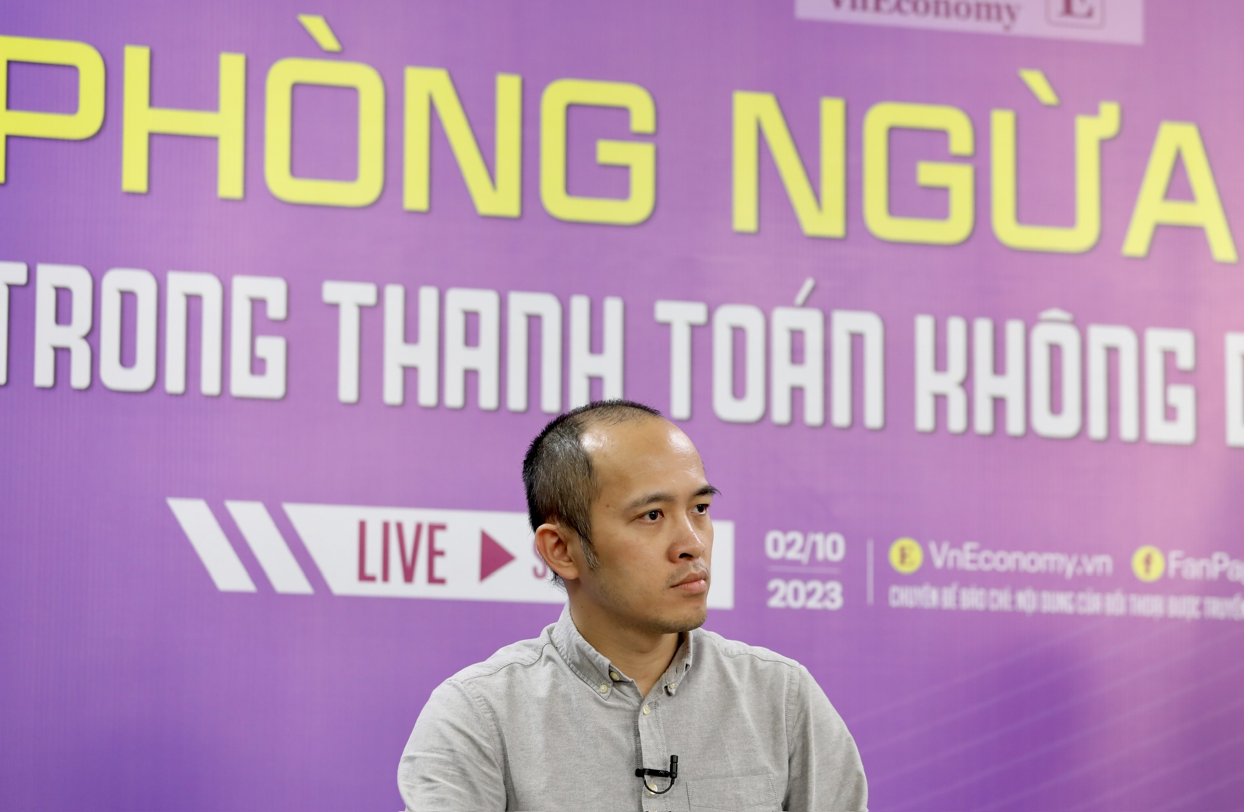 &Ocirc;ng Vũ Ngọc Sơn, Gi&aacute;m đốc Kỹ thuật C&ocirc;ng ty cổ phần C&ocirc;ng nghệ An ninh mạng Quốc gia (NCS) tại Tọa đ&agrave;m&nbsp;&ldquo;Ph&ograve;ng ngừa rủi ro trong thanh to&aacute;n kh&ocirc;ng d&ugrave;ng tiền mặt&rdquo; . Ảnh: Việt Dũng.