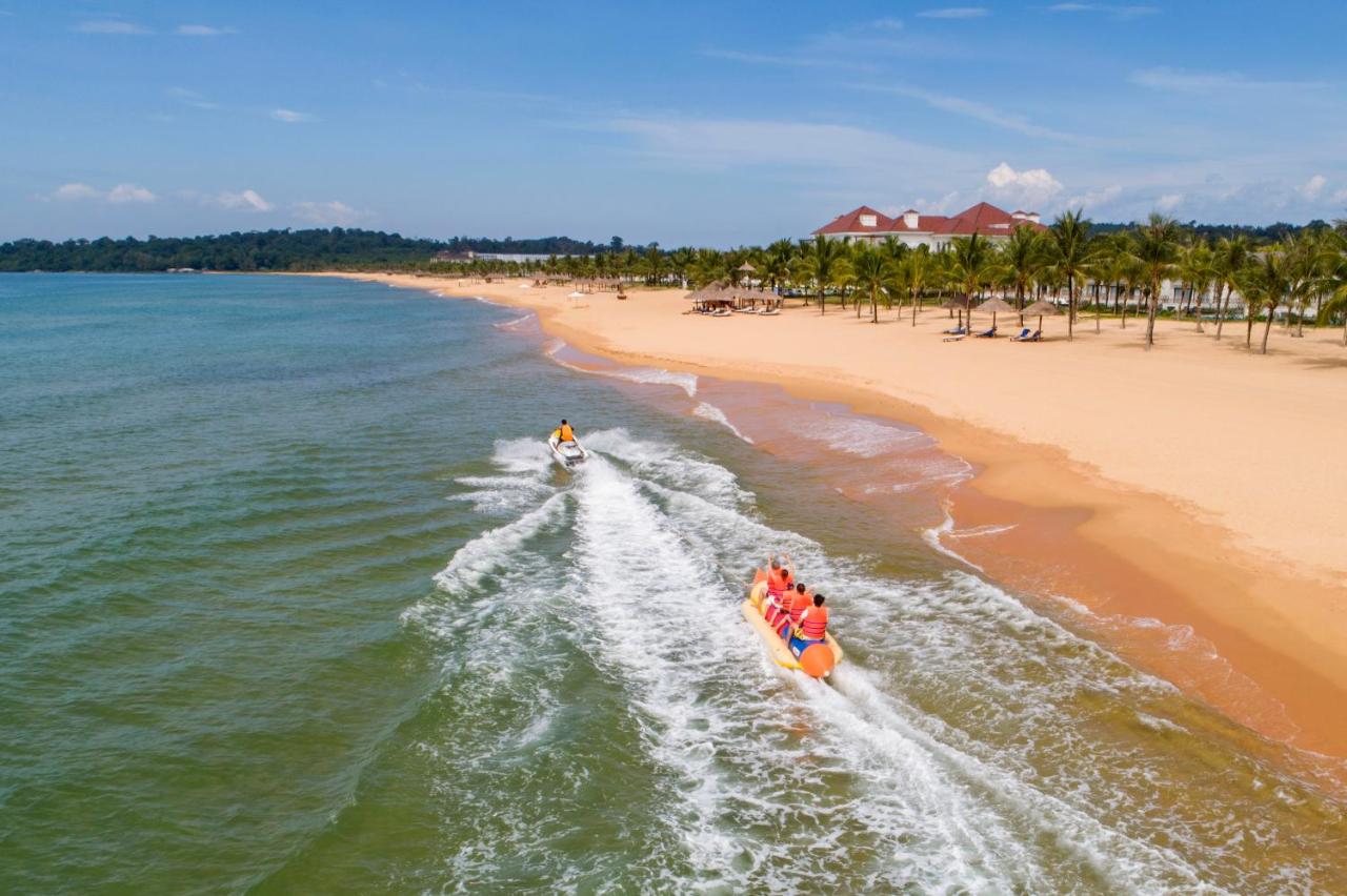 Gi&aacute; v&eacute; m&aacute;y bay chiếm phần lớn trong gi&aacute; th&agrave;nh tour, ảnh hưởng nhiều đến quyết định đặt dịch vụ trọn g&oacute;i của du kh&aacute;ch.