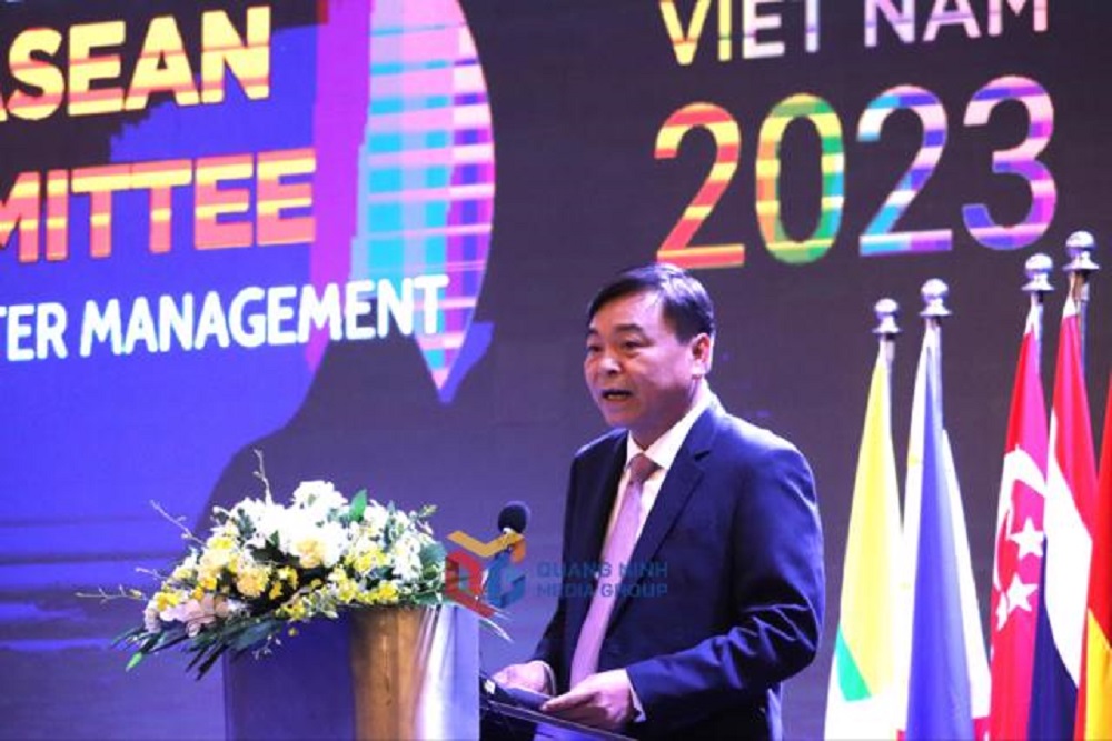 &Ocirc;ng Nguyễn Ho&agrave;ng Hiệp, Thứ trưởng Bộ N&ocirc;ng nghiệp v&agrave; Ph&aacute;t triển n&ocirc;ng th&ocirc;n ph&aacute;t biểu tại hội nghị.