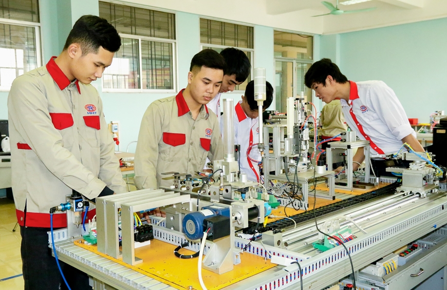 Đưa sinh viên vào thực tế tại 6Pg88.con độc quyền mỗi ngày.