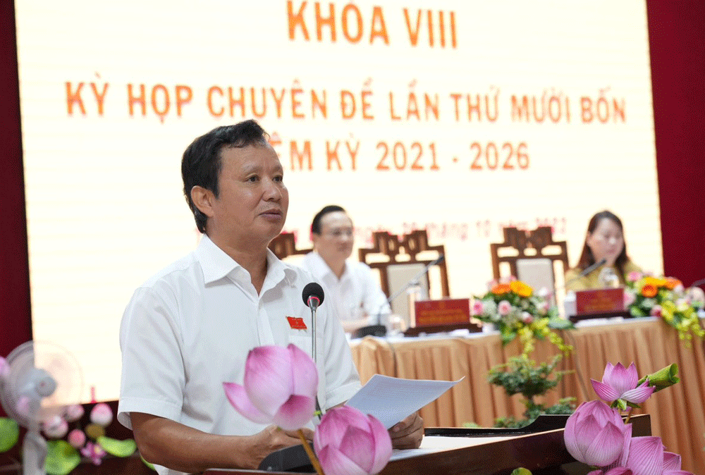 B&iacute; thư Tỉnh ủy Thừa Thi&ecirc;n Huế L&ecirc; Trường Lưu ph&aacute;t biểu chỉ đạo tại kỳ họp