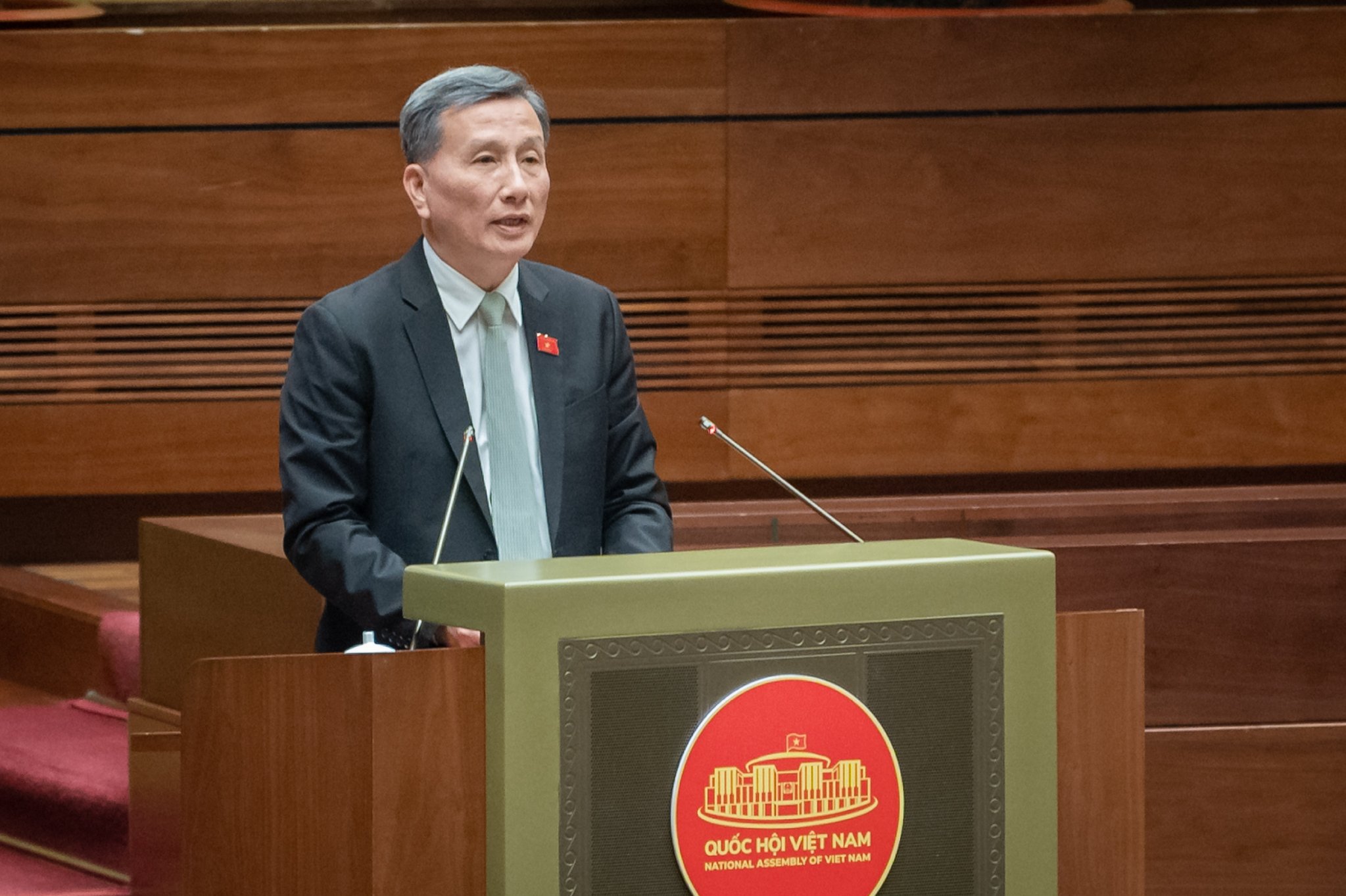 Chủ nhiệm Ủy ban Khoa học, C&ocirc;ng nghệ v&agrave; M&ocirc;i trường của Link Trang Chủ PG88.Com Mới #2026 L&ecirc; Quang Huy tr&igrave;nh b&agrave;y B&aacute;o c&aacute;o giải tr&igrave;nh, tiếp thu, chỉnh l&yacute; dự thảo Luật Viễn Th&ocirc;ng (sửa đổi) chiều ng&agrave;y 25/10. Ảnh: quochoi.vn.