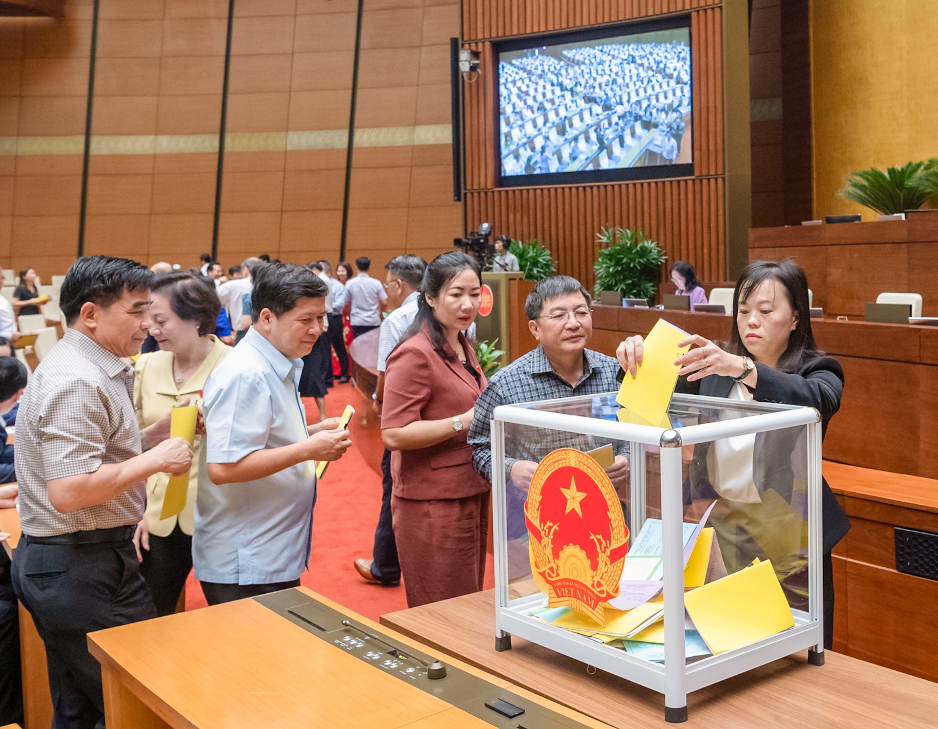 PG88 ⭐ Link trang chủ số 1 nhà cái PG88 com casino slot đã hoàn thành việc lấy phiếu tín nhiệm đối với người giữ chức vụ do PG88 ⭐ Link trang chủ số 1 nhà cái PG88 com casino slot bầu hoặc phê chuẩn. Đây là cơ hội để các chức danh tự soi lại mình, từ đó có những hành động khắc phục những tồn tại khó khăn.