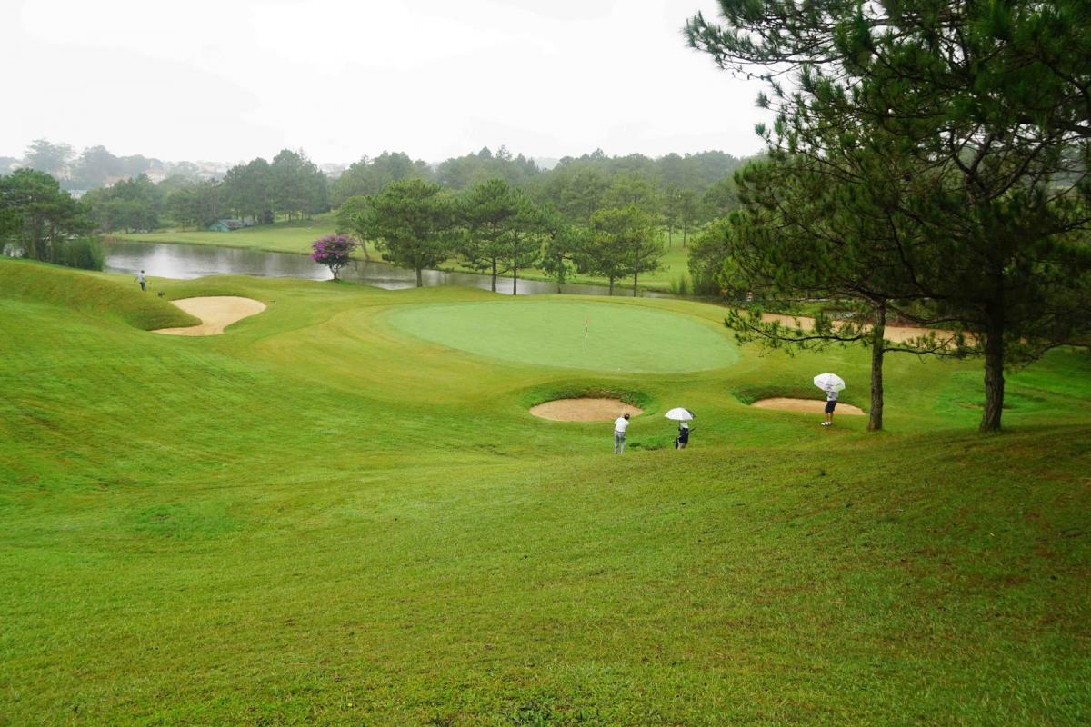 Việt Nam&nbsp;lần thứ 7 li&ecirc;n tiếp được vinh danh l&agrave; Điểm đến Golf tốt nhất ch&acirc;u &Aacute; (2017 - 2023).
