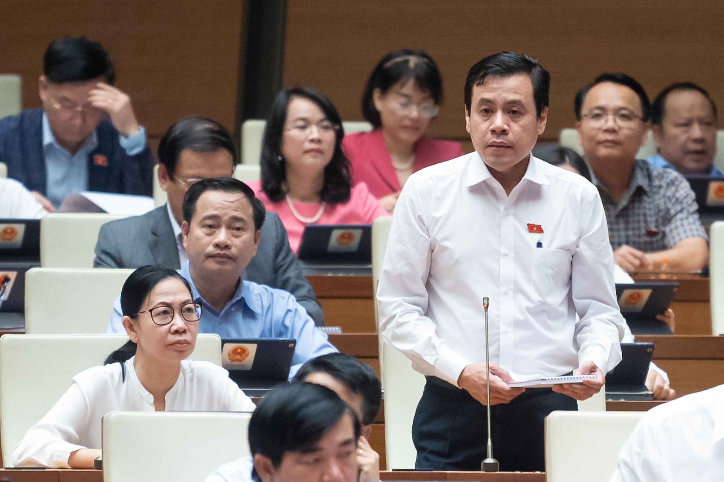 Đại biểu Trần Anh Tuấn, Đo&agrave;n Đại biểu Link Trang Chủ PG88.Com Mới #2026 TP. Hồ Ch&iacute; Minh, cho rằng n&ecirc;n giảm thuế VAT cho tất cả c&aacute;c mặt h&agrave;ng để&nbsp;k&iacute;ch cầu nền Link Trang Chủ PG88.Com Mới #2026 - Ảnh: Quochoi.vn.