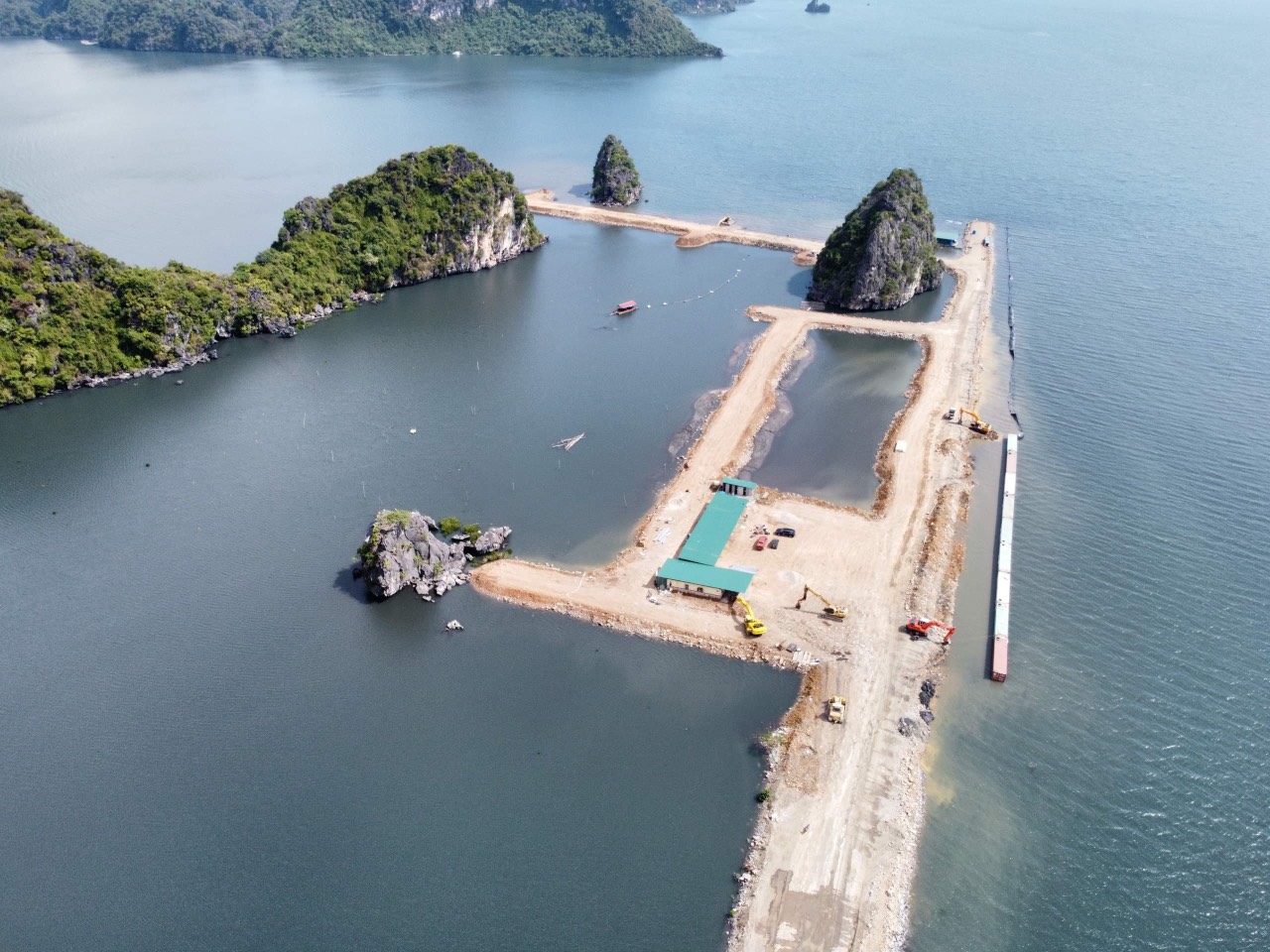 Link Trang Chủ PG88.Com Mới #2026 khu đô thị 10B phường Quang Hanh (TP. Cẩm Phả) có 3,88ha nằm trong đệm vịnh Hạ Long. Ảnh: Đỗ Hoàng.