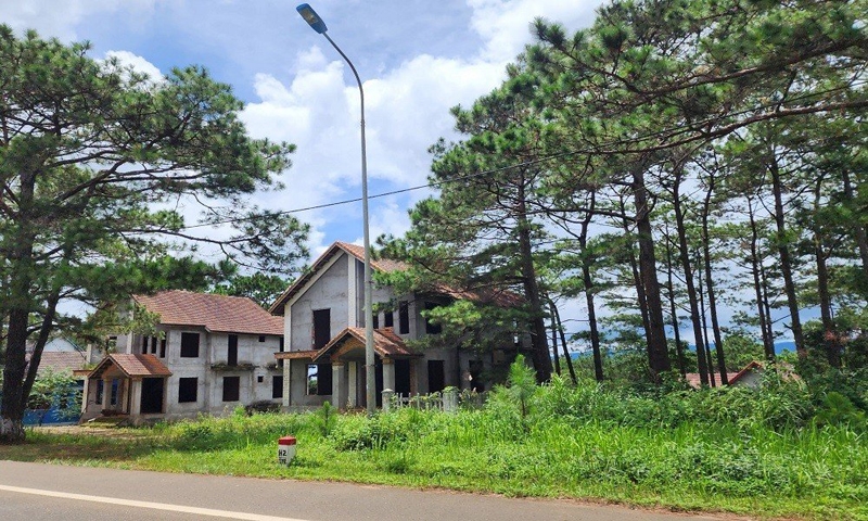 Kon Tum công khai xử lý tham nhũng, vi phạm đất đai