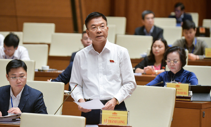 Bộ trưởng Bộ Tư ph&aacute;p L&ecirc; Th&agrave;nh Long cho rằng&nbsp;việc ban h&agrave;nh Luật Thủ đ&ocirc; (sửa đổi) l&agrave; cần thiết nhằm thể chế h&oacute;a c&aacute;c chủ trương, đường lối của Đảng về x&acirc;y dựng, ph&aacute;t triển, quản l&yacute;, bảo vệ Thủ đ&ocirc; tại một số Nghị quyết của Bộ Ch&iacute;nh trị .