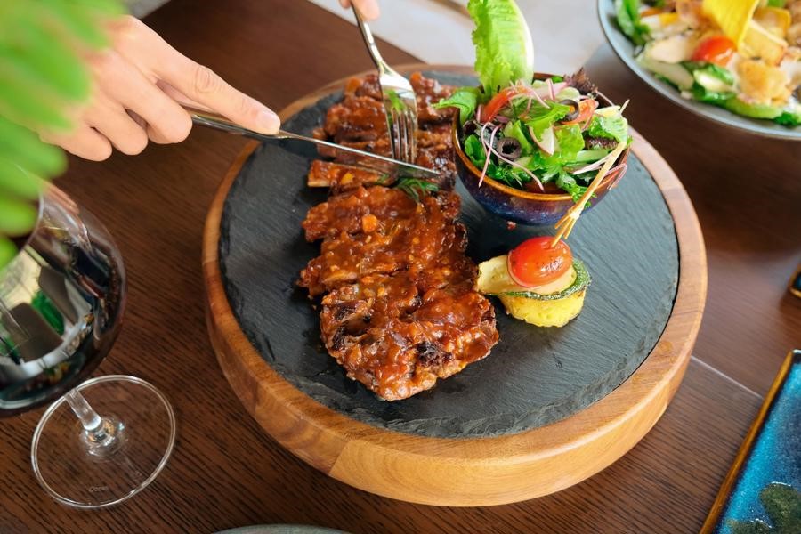 Dinh dưỡng l&agrave; ch&igrave;a kh&oacute;a mở c&aacute;nh cửa trường thọ.