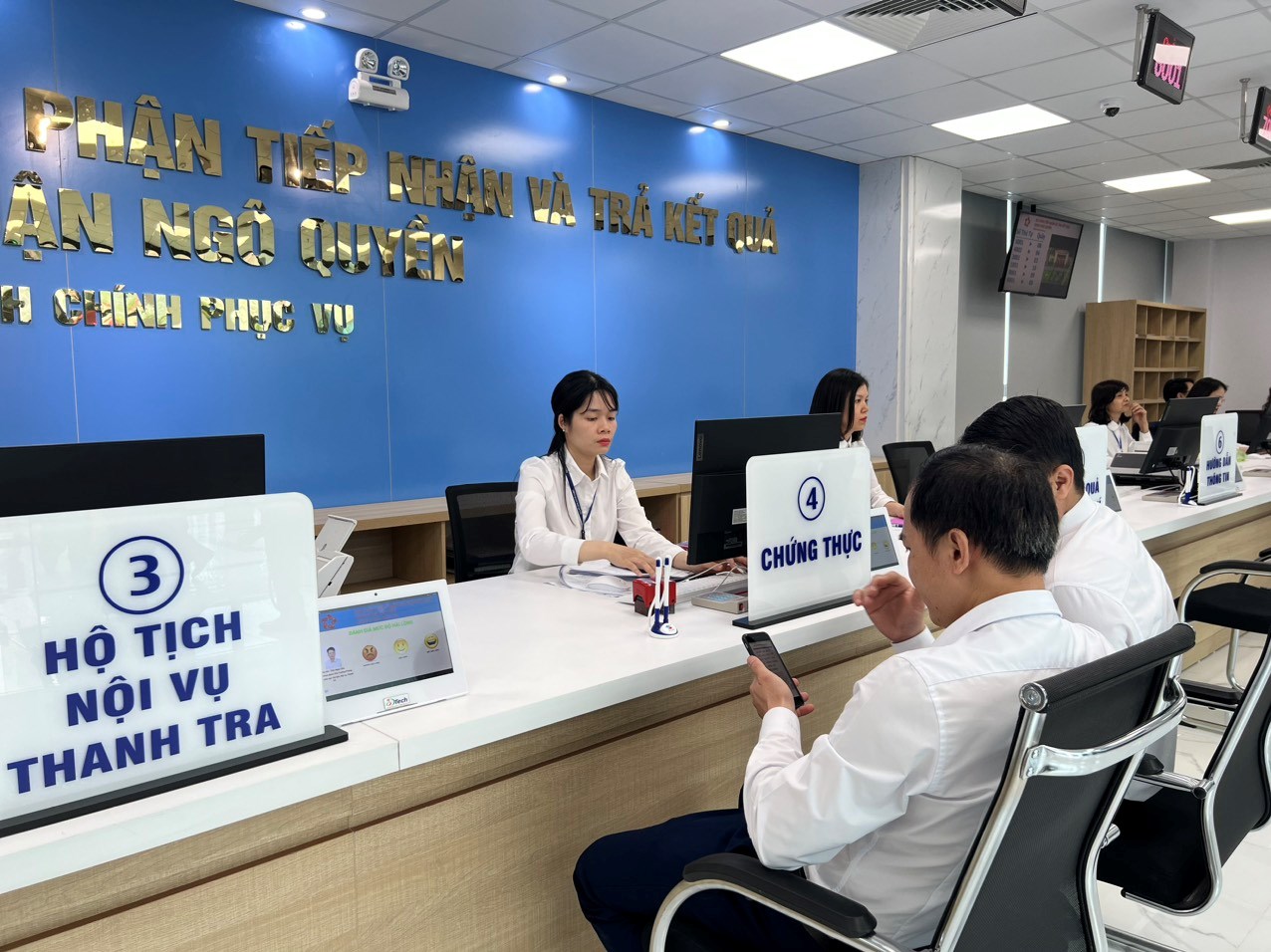 Hải Phòng sẽ xem xét miễn giảm một số loại phí, lệ phí từ năm 2024