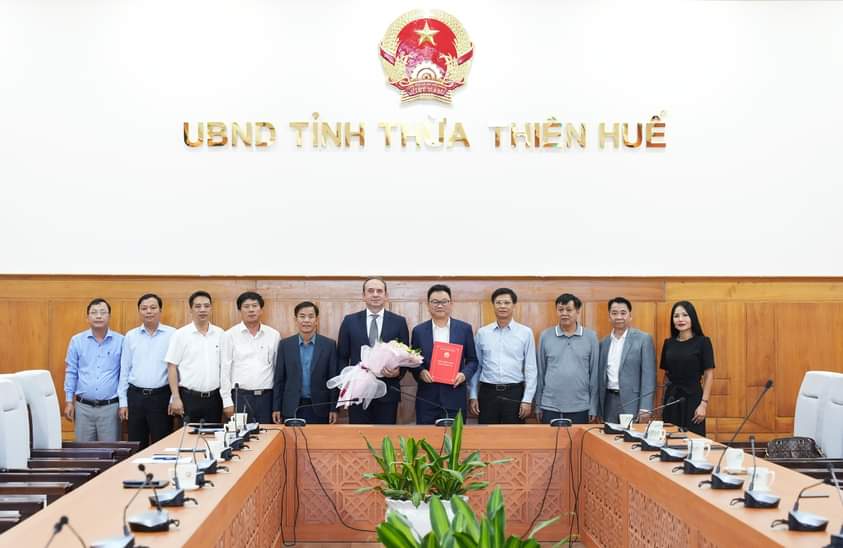 Tỉnh Thừa Thi&ecirc;n Huế trao giấy chứng nhận Pg88vn Trang Chủ Chính Thức dự &aacute;n nh&agrave; m&aacute;y chế biến c&aacute;t thạch anh c&ocirc;ng nghệ cao Creanza, ng&agrave;y 14/11 vừa qua