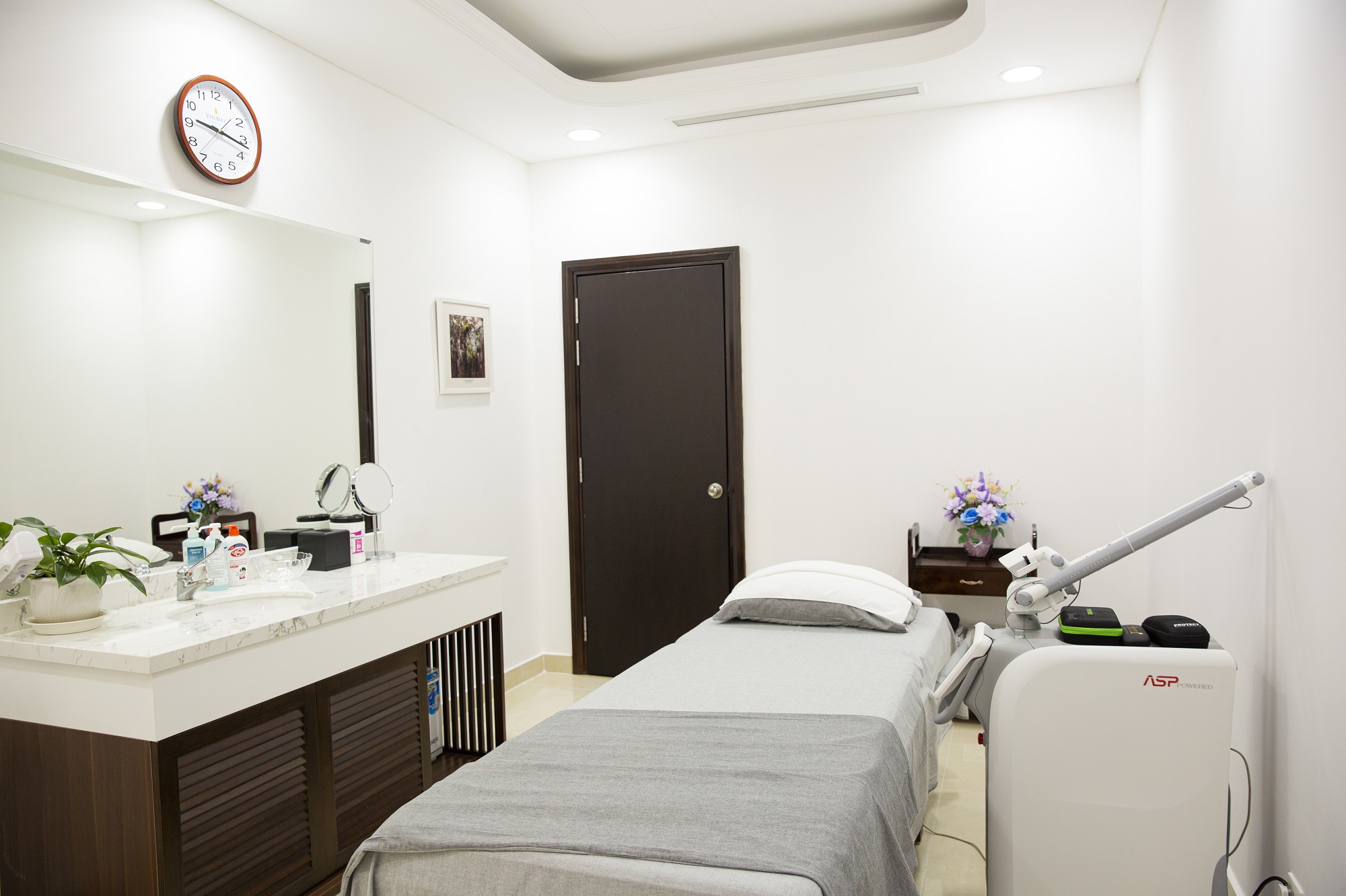 Hệ thống ph&ograve;ng trị liệu ri&ecirc;ng tư tại Vinmec - View đầy đủ tiện nghi, gi&uacute;p kh&aacute;ch h&agrave;ng thư gi&atilde;n trong suốt thời gian l&agrave;m đẹp.