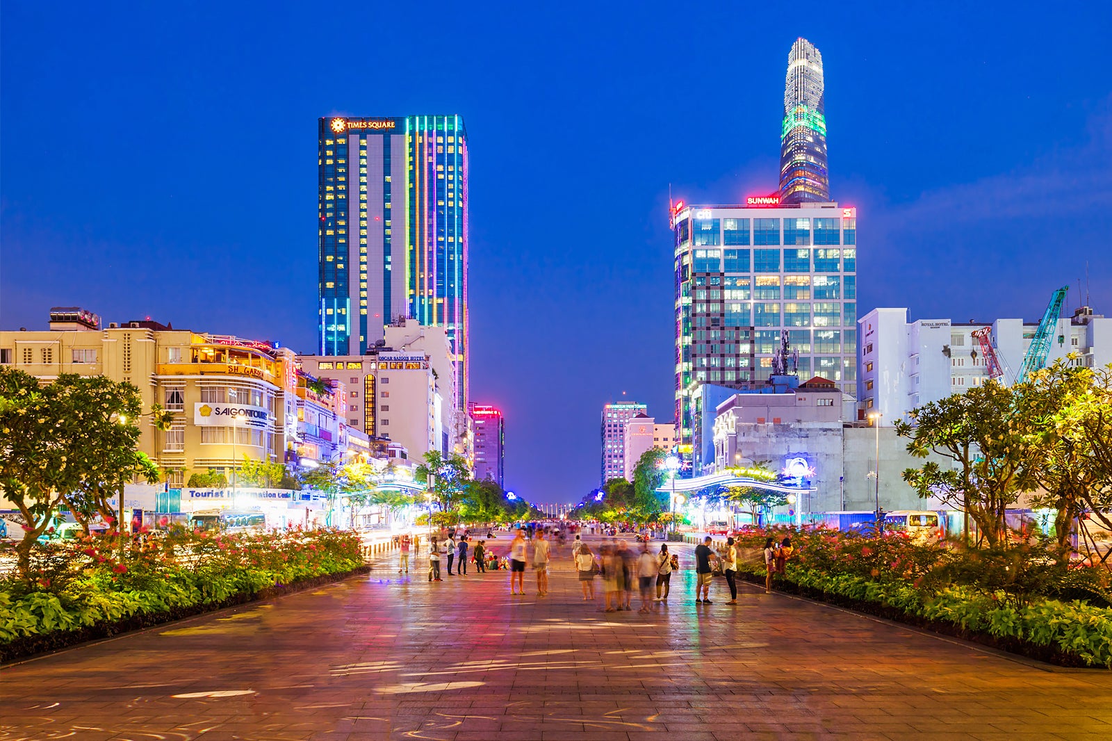 Năm 2024, Sở Du lịch TP.HCM phấn đấu đ&oacute;n khoảng 6 triệu lượt kh&aacute;ch quốc tế v&agrave; 38 triệu lượt kh&aacute;ch nội địa.