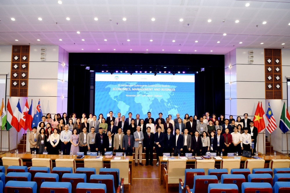 Hội thảo quy tụ c&aacute;c&nbsp;nh&agrave; nghi&ecirc;n cứu, học giả đến từ c&aacute;c trường đại học v&agrave; viện nghi&ecirc;n cứu trong cả nước, cũng như từ c&aacute;c quốc gia kh&aacute;c tr&ecirc;n thế giới như: Australia, Czech, Canada, France, Hungary, Ấn Độ, Indonesia...