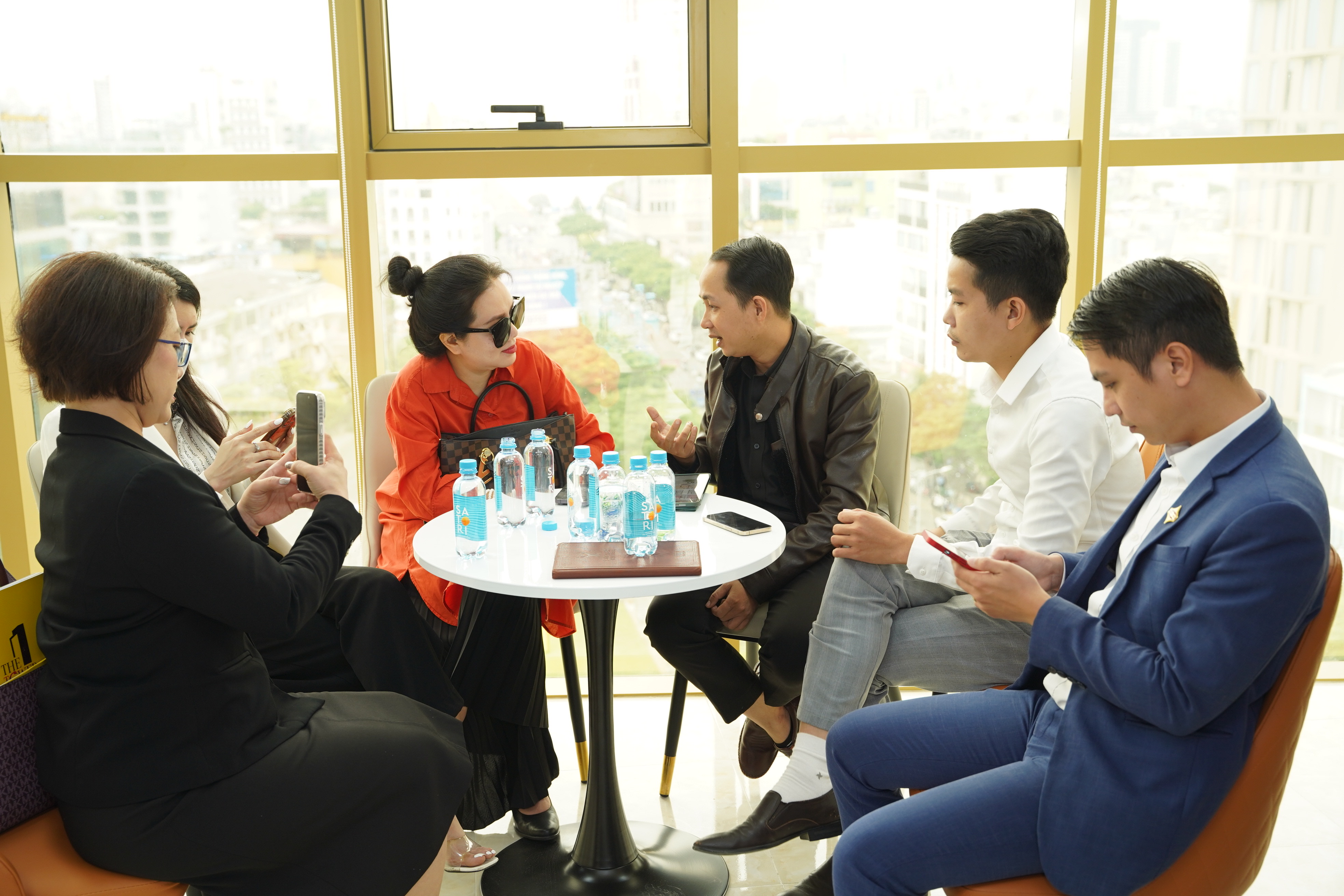 Hầu hết kh&aacute;ch h&agrave;ng đều h&agrave;i l&ograve;ng v&agrave; đ&aacute;nh gi&aacute; cao tiềm năng của The One Tower Đ&agrave; Nẵng.