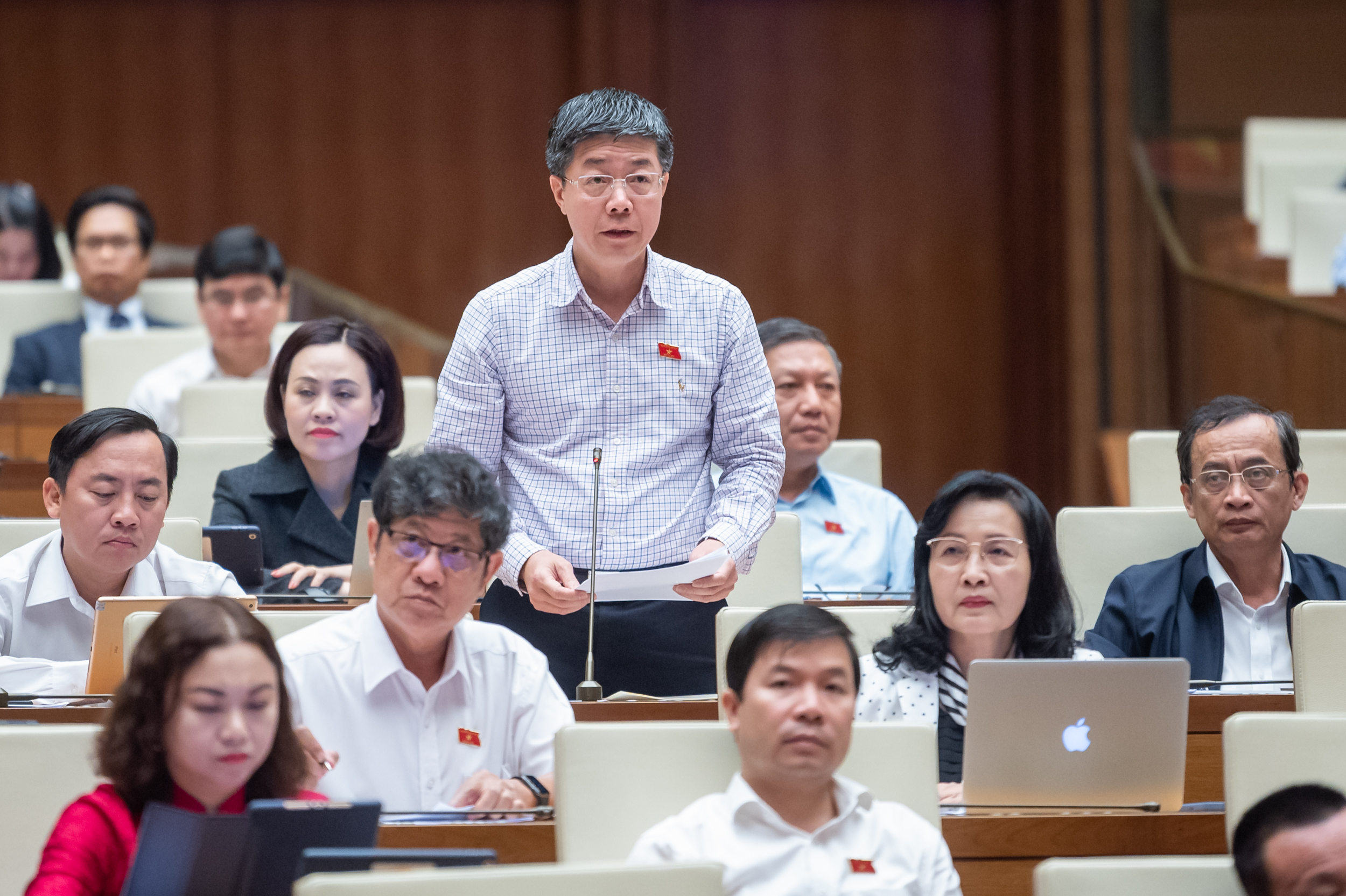 &nbsp;Đại biểu Nguyễn Mạnh H&ugrave;ng, đo&agrave;n Tp.Cần Thơ: X&acirc;y dựng v&agrave; thực hiện đồng bộ c&aacute;c cơ chế, ch&iacute;nh s&aacute;ch ph&aacute;t triển thủ đ&ocirc; trở th&agrave;nh thủ đ&ocirc; văn minh, hiện đại