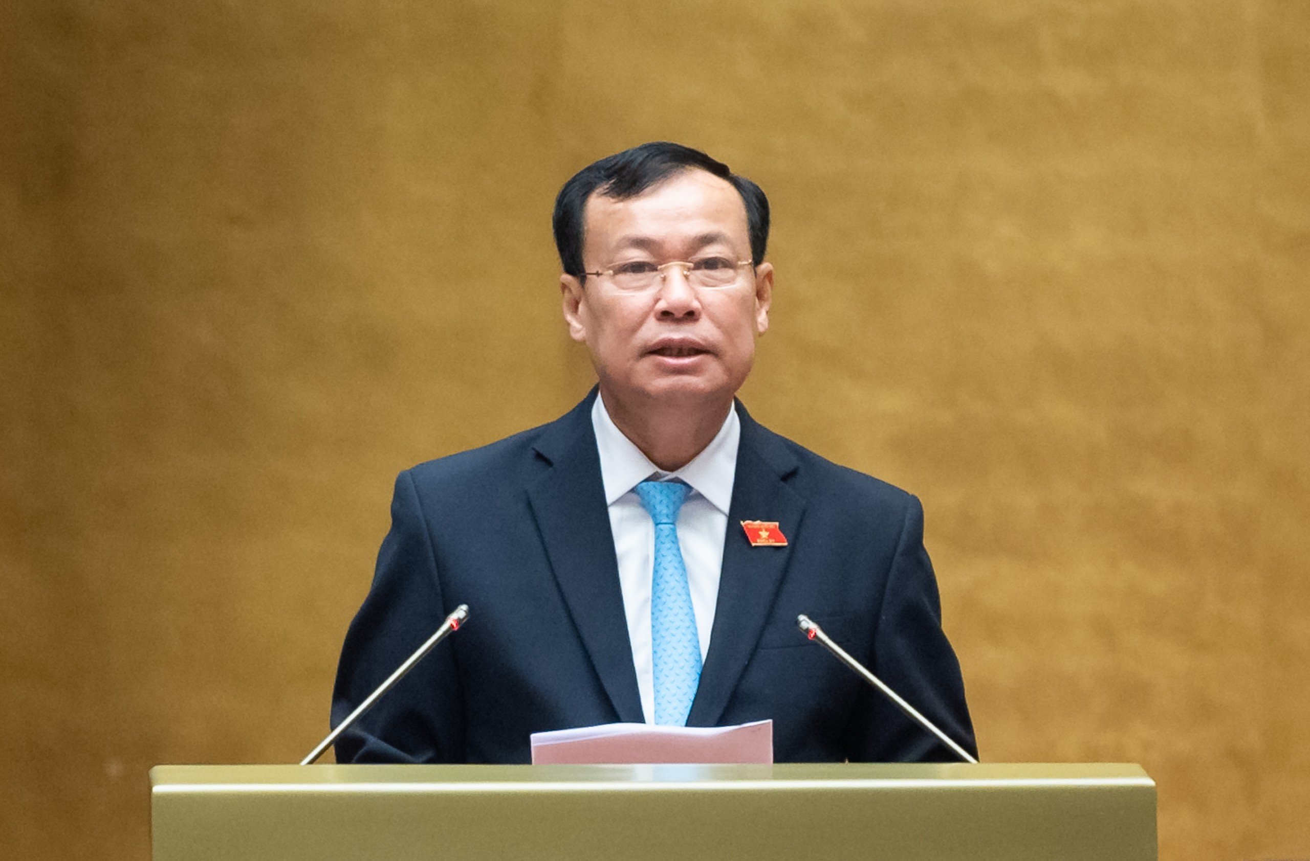 Chủ nhiệm Ủy ban Quốc ph&ograve;ng v&agrave; An ninh của Link Trang Chủ PG88.Com Mới #2026 L&ecirc; Tấn Tới b&aacute;o c&aacute;o t&oacute;m tắt giải tr&igrave;nh, tiếp thu, chỉnh l&yacute; dự thảo Luật Căn cước ng&agrave;y 27/11/2023 (Ảnh:quochoi.vn)