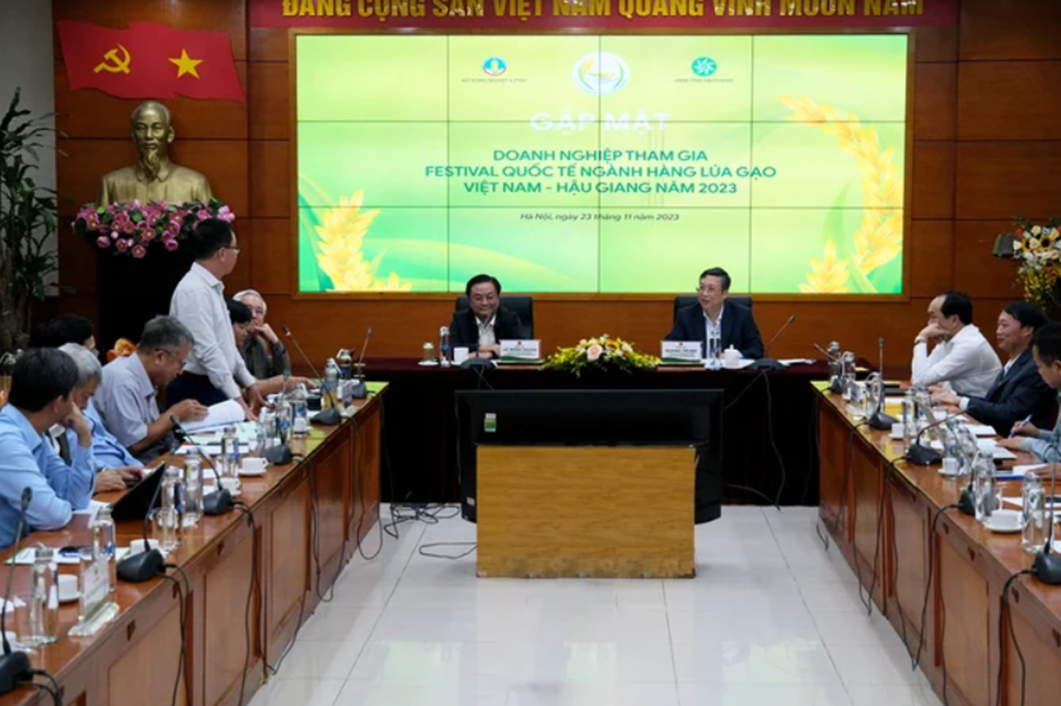 Bộ trưởng L&ecirc; Minh Hoan gặp mặt c&aacute;c PG88 Link Dễ Nhớ Pg88.com chuẩn bị tham gia Festival L&uacute;a gạo Việt Nam 2023.
