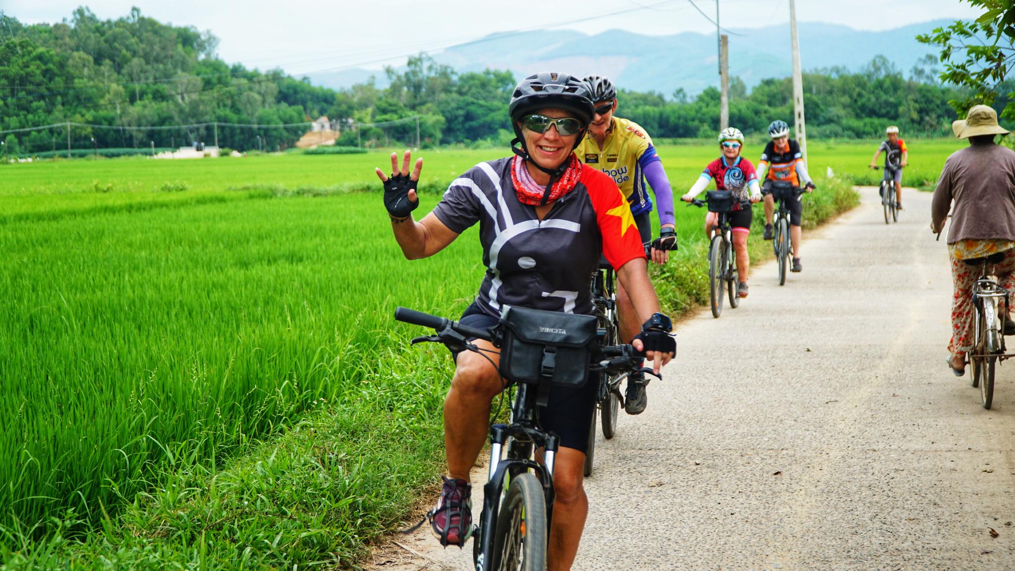 C&aacute;c địa phương đ&atilde; t&iacute;ch cực triển khai nhiều sản phẩm du lịch, hoạt động văn h&oacute;a, thể thao nhằm k&iacute;ch cầu du lịch.