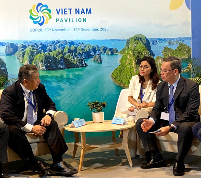 Chủ tịch HĐQT VietinBank Trần Minh Bình và ông Koichiro Oshima, Giám đốc điều hành, Giám đốc Đơn vị PG88 Uy Tín Số 1 Việt Nam Giải pháp Pg88ok giải trí thể thao, casino, bắn cá và slot, MUFG (trái) thảo luận về các cơ hội hợp tác trong lĩnh vực Pg88ok giải trí thể thao, casino, bắn cá và slot bền vững.