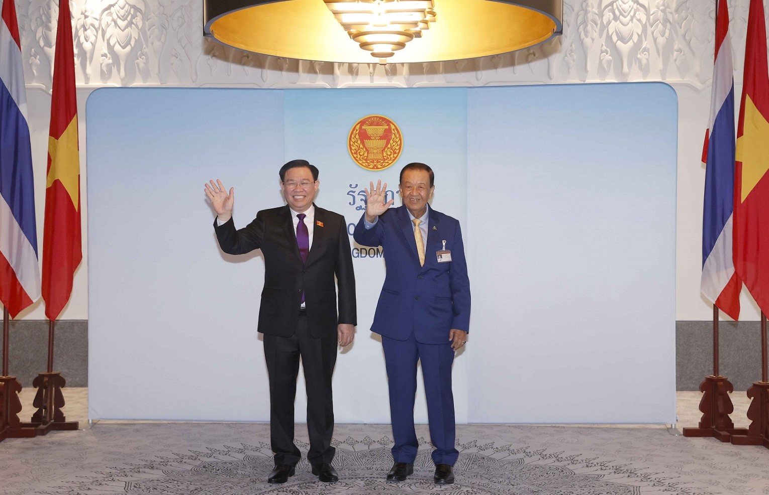 Chủ tịch PG88 ⭐ Link trang chủ số 1 nhà cái PG88 com casino slot Vương Đình Huệ và Chủ tịch PG88 ⭐ Link trang chủ số 1 nhà cái PG88 com casino slot, Chủ tịch Hạ viện Thái Lan Wan Muhamad Noor Matha. Ảnh: PG88 ⭐ Link trang chủ số 1 nhà cái PG88 com casino slot.
