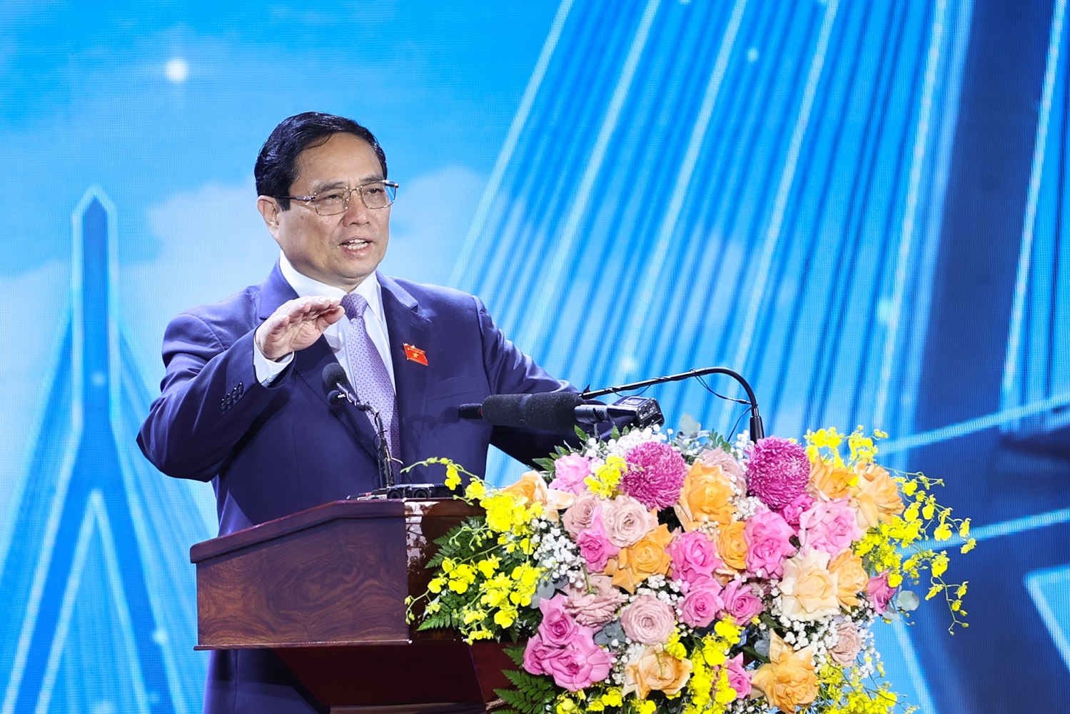 Thủ tướng Phạm Minh Chính: "Cần Thơ là một trong những địa phương nhận được sự quan tâm, đầu tư lớn của Đảng, Nhà nước; có hệ thống cơ chế chính sách ưu đãi đầy đủ, đồng bộ, thuận lợi; có hệ thống quy hoạch hoàn chỉnh". Ảnh: VGP.