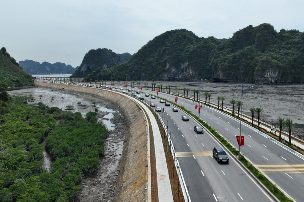 Link Trang Chủ PG88.Com Mới #2026 đường bao biển Hạ Long - Cẩm Phả điều chỉnh thời gian thực hiện để hoàn trả đất quốc phòng