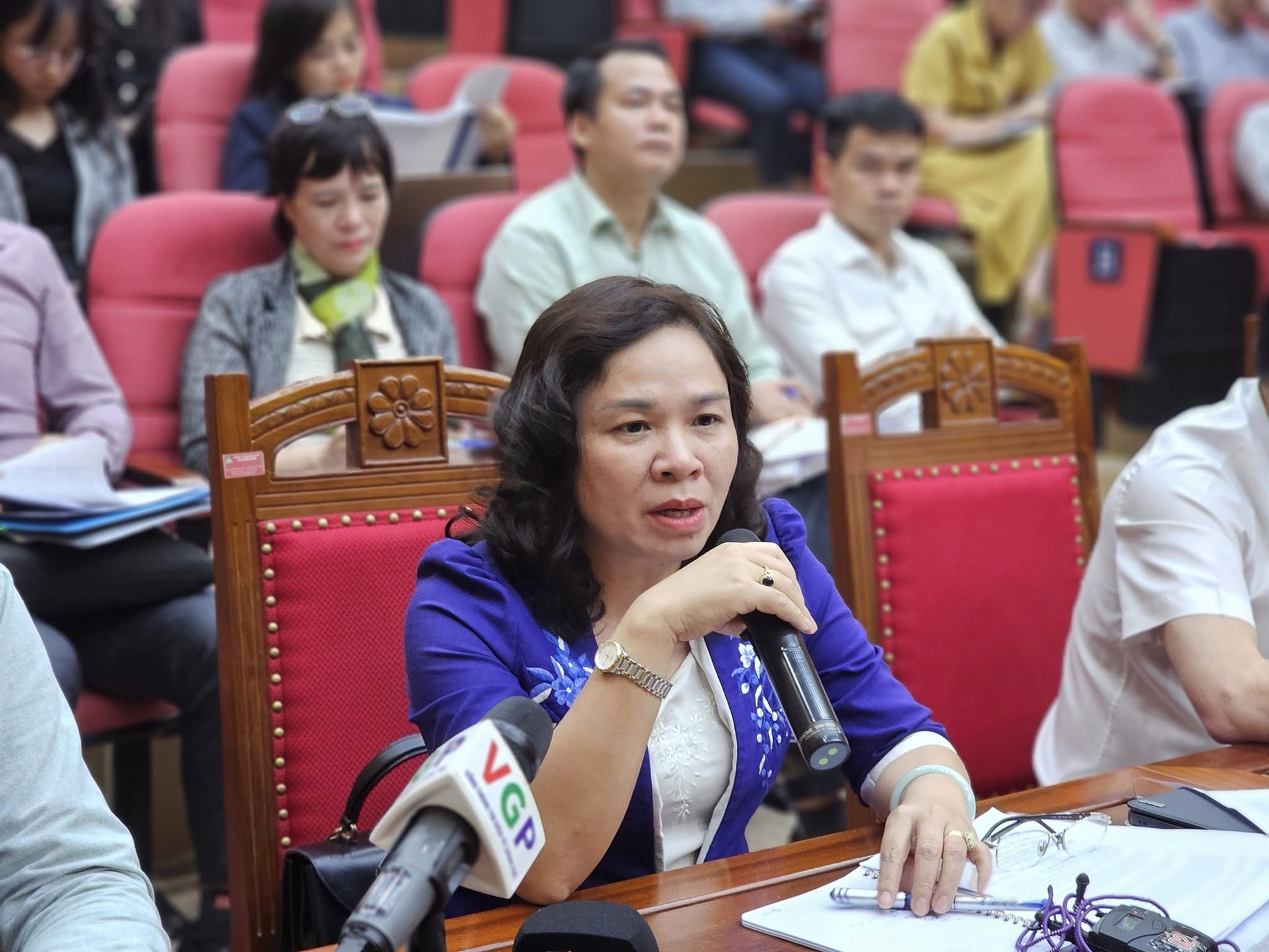 PGS. TS Dương Thị Hồng, Ph&oacute; Viện trưởng Viện Vệ sinh dịch tễ Trung ương trao đổi về t&igrave;nh trạng thiếu vaccine.&nbsp;