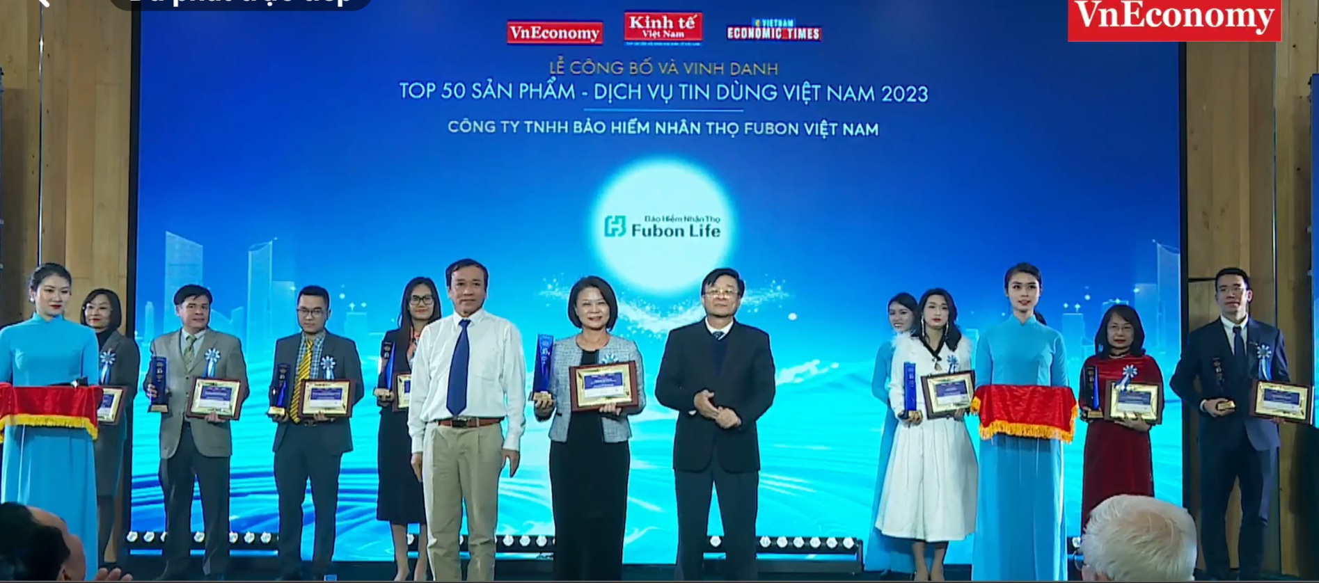 Top 10 sản phẩm, dịch vụ ng&agrave;nh Ng&acirc;n h&agrave;ng, T&agrave;i ch&iacute;nh, Bảo hiểm, Chứng kho&aacute;n gồm: Thẻ T&iacute;n dụng BIDV JCB Ultimate/Ng&acirc;n h&agrave;ng TMCP Pg88vn Trang Chủ Chính Thức v&agrave; Ph&aacute;t triển Việt Nam; Ứng dụng Sacombank Pay/Ng&acirc;n h&agrave;ng TMCP S&agrave;i G&ograve;n Thương T&iacute;n; Ứng dụng HDBank Mobile Banking/Ng&acirc;n h&agrave;ng TMCP Ph&aacute;t triển TP.HCM; Thẻ Lộc Việt Agribank/Ng&acirc;n h&agrave;ng N&ocirc;ng nghiệp v&agrave; Ph&aacute;t triển n&ocirc;ng th&ocirc;n Việt Nam; Ứng dụng giao dịch trực tuyến Maybank Trade VN/C&ocirc;ng ty TNHH Chứng kho&aacute;n Maybank;&nbsp;Thẻ Flash 2in1/Ng&acirc;n h&agrave;ng TMCP Ti&ecirc;n Phong;&nbsp;SHB Visa Platinum/Ng&acirc;n h&agrave;ng TMCP S&agrave;i G&ograve;n - H&agrave; Nội;&nbsp;NCB&nbsp;IZIBANKBIZ/Ng&acirc;n h&agrave;ng TMCP Quốc D&acirc;n;&nbsp;Fubon An T&acirc;m T&iacute;ch Lũy/C&ocirc;ng ty TNHH Bảo hiểm nh&acirc;n thọ Fubon Việt Nam; Ứng dụng Pg88vn Trang Chủ Chính Thức chứng kho&aacute;n KB Buddy/C&ocirc;ng ty Cổ phần Chứng kho&aacute;n KB Việt Nam.&nbsp;