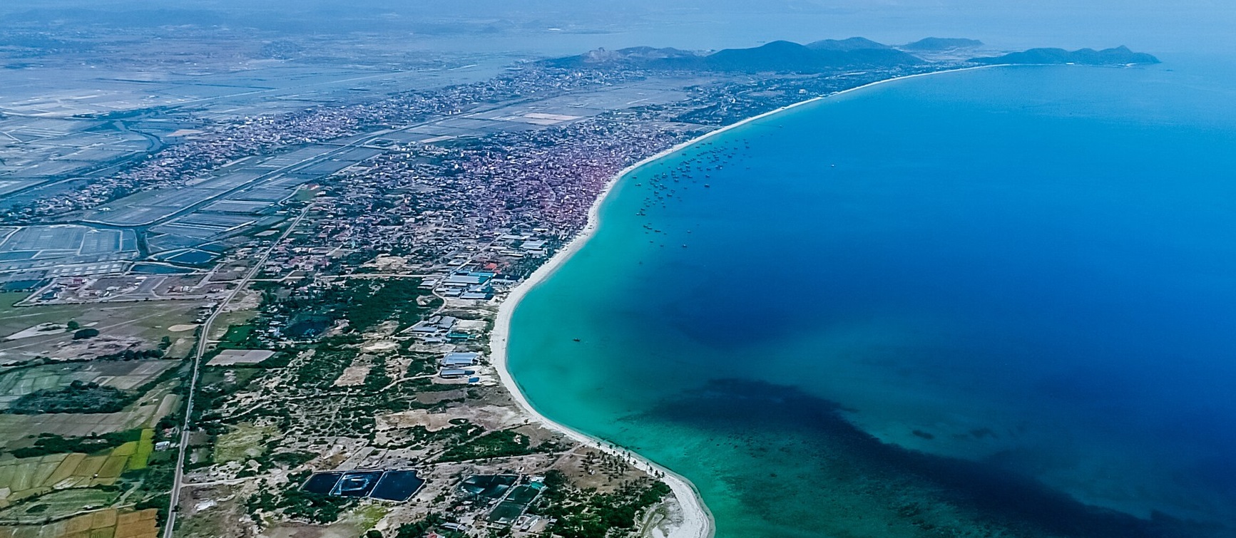 Link Trang Chủ PG88.Com Mới #2026 đường ven biển tại khu vực vịnh Vân Phong có chiều dài hơn 20 km - Ảnh minh hoạ