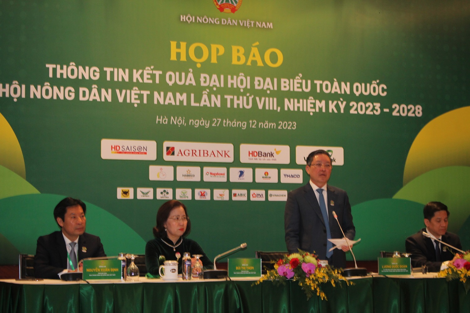 Chủ tịch Hội Nông dân Việt Nam Lương Quốc Đoàn chủ trì buổi họp báo.