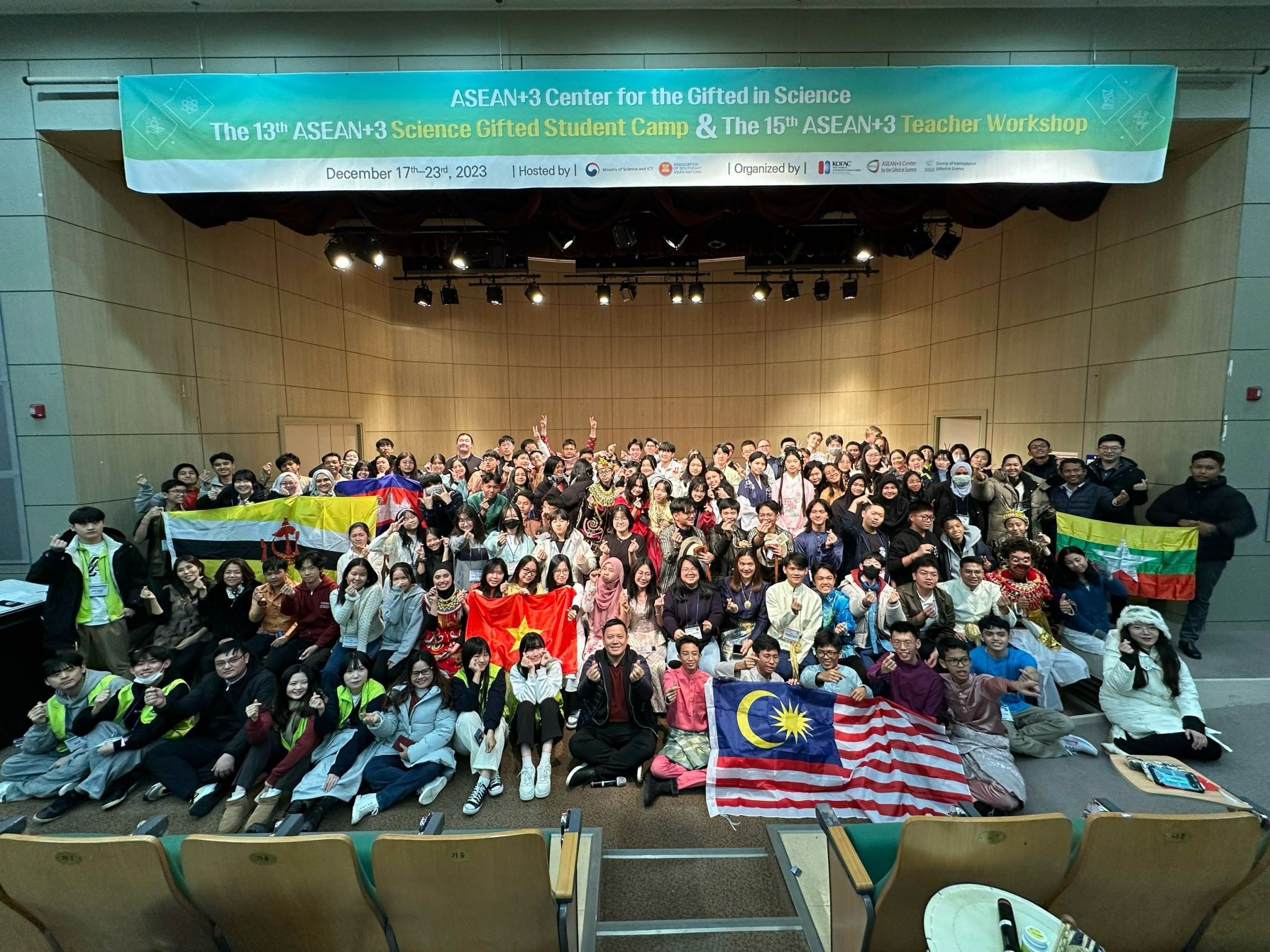 Hội trại năng khiếu khoa học ASEAN+3 đã thu hút 104 em học sinh và 25 giáo viên hướng dẫn đến từ 10 nước Đông Nam Á (Brunei, Campuchia, Indonesia, Việt Nam, Lào, Malaysia, Myanmar, Philippine, Singapore, Thái Lan) cùng với Hàn Quốc, Trung Quốc và Thuỵ Điển.