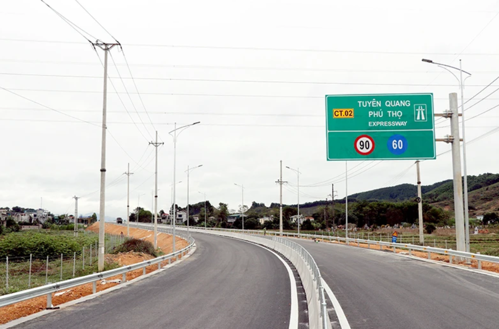 Năm 2023, cả nước đưa vào khai thác 475 km cao tốc, xấp xỉ bằng cả giai đoạn 2016 - 2020, trong đó có tuyến cao tốc do địa phương là chủ đầu tư.