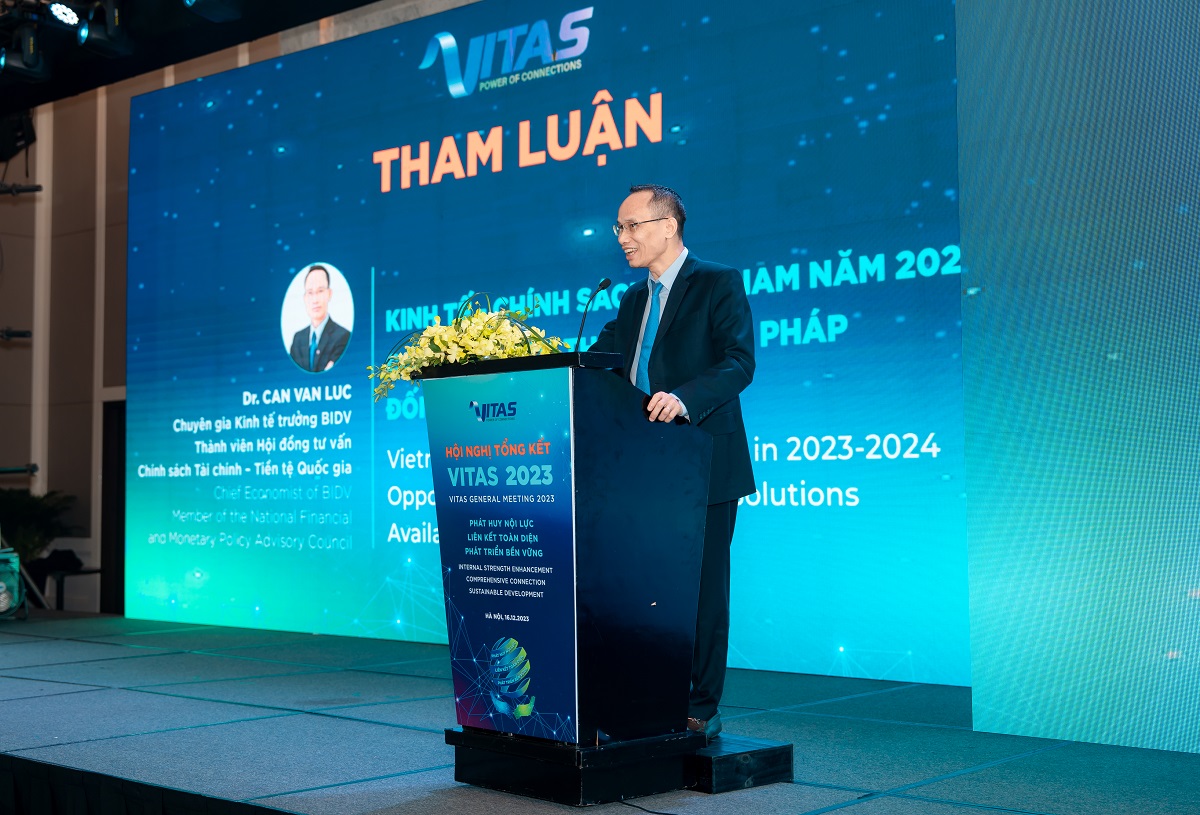TS Cấn Văn Lực: 