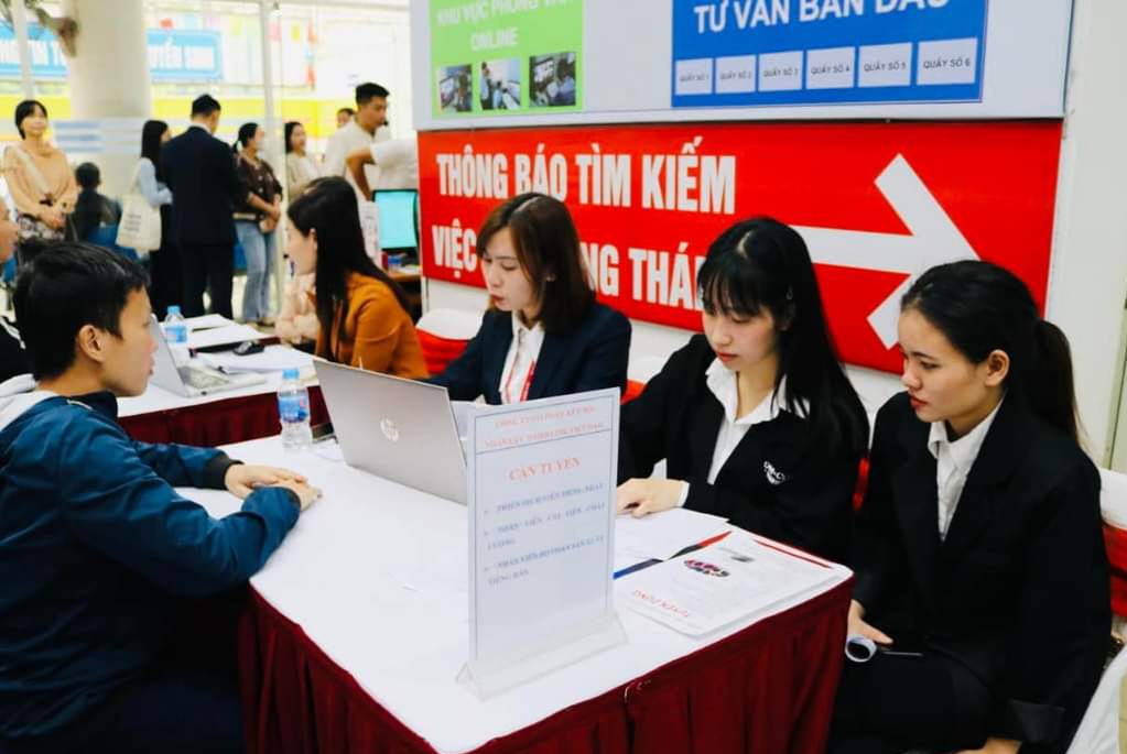 Người PG88 Sòng bạc trực tuyến TOP 1 Việt Nam | Casino, Nổ Hũ t&igrave;m kiếm việc l&agrave;m trong năm 2023. Ảnh - N.Dương.