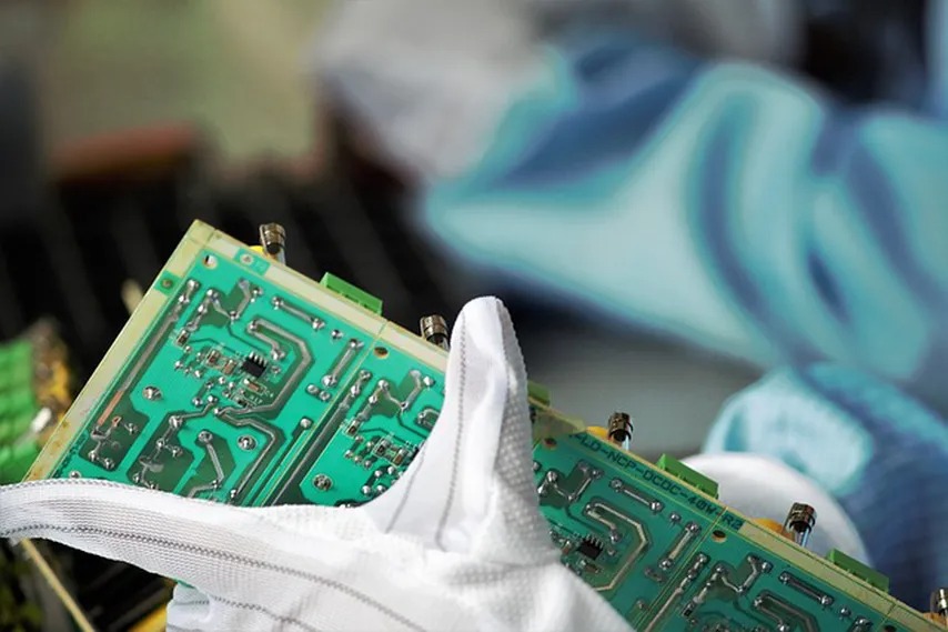 Trung Quốc tăng vọt nhập khẩu máy móc sản xuất chip, chuẩn bị “tự cung tự cấp” 