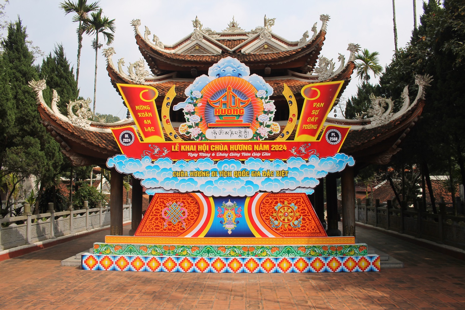 Lễ hội Chùa Hương Xuân Giáp Thìn: Đổi mới tổ chức, siết chặt quản lý các dịch vụ 