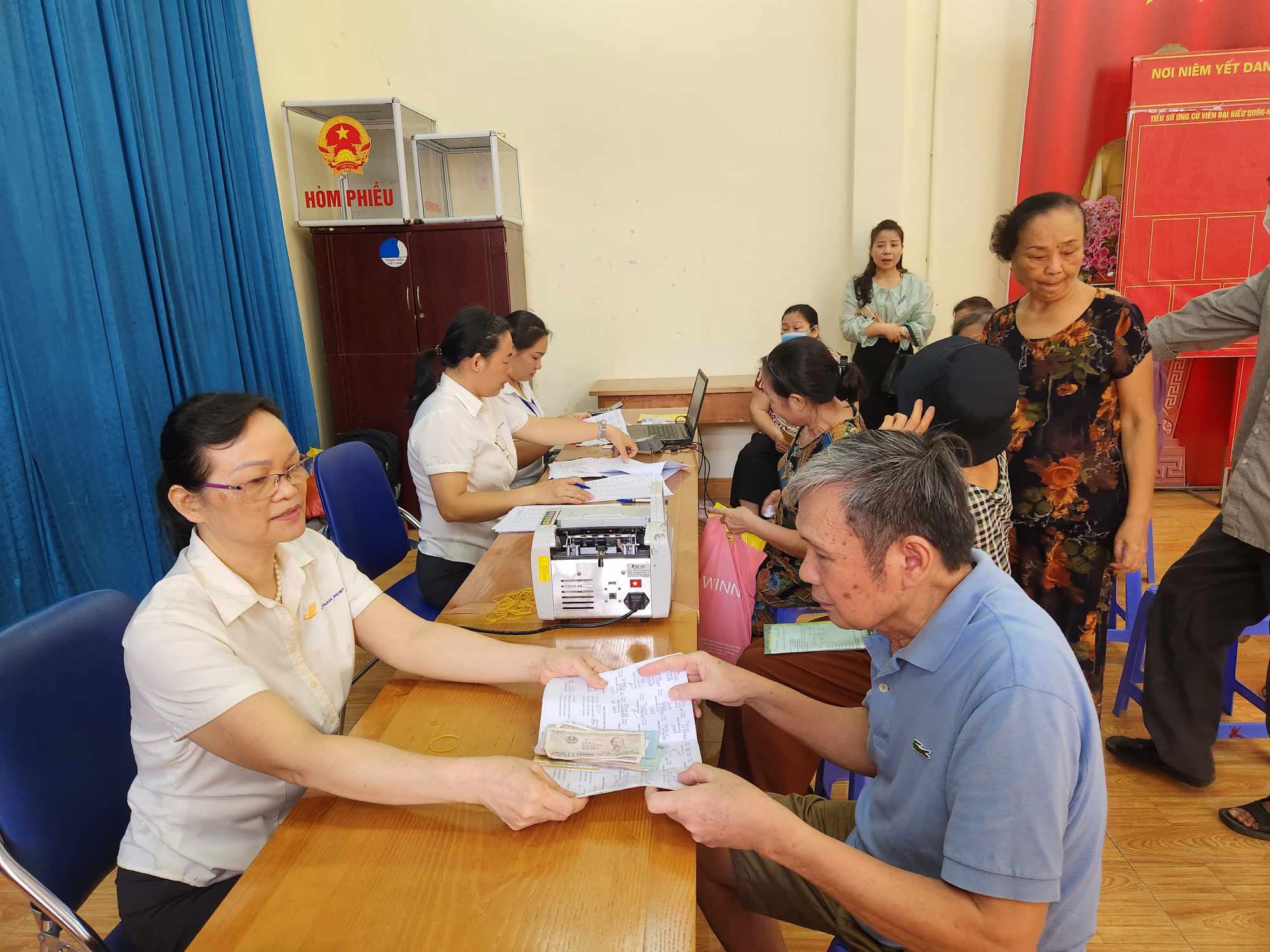 Nhiều thay đổi về lương hưu, trợ cấp bảo hiểm ảnh hưởng đến người tham gia. Ảnh minh họa - Thu Hiền.